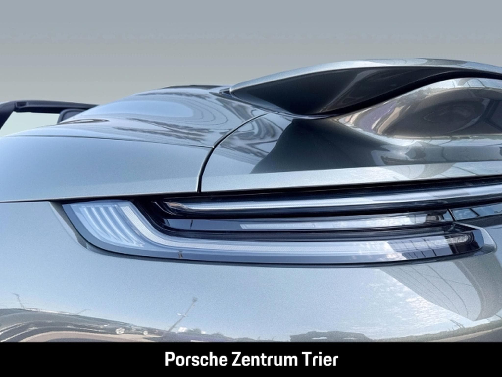 Porsche 992 (911) Turbo Cabriolet (2023) - Photo 12