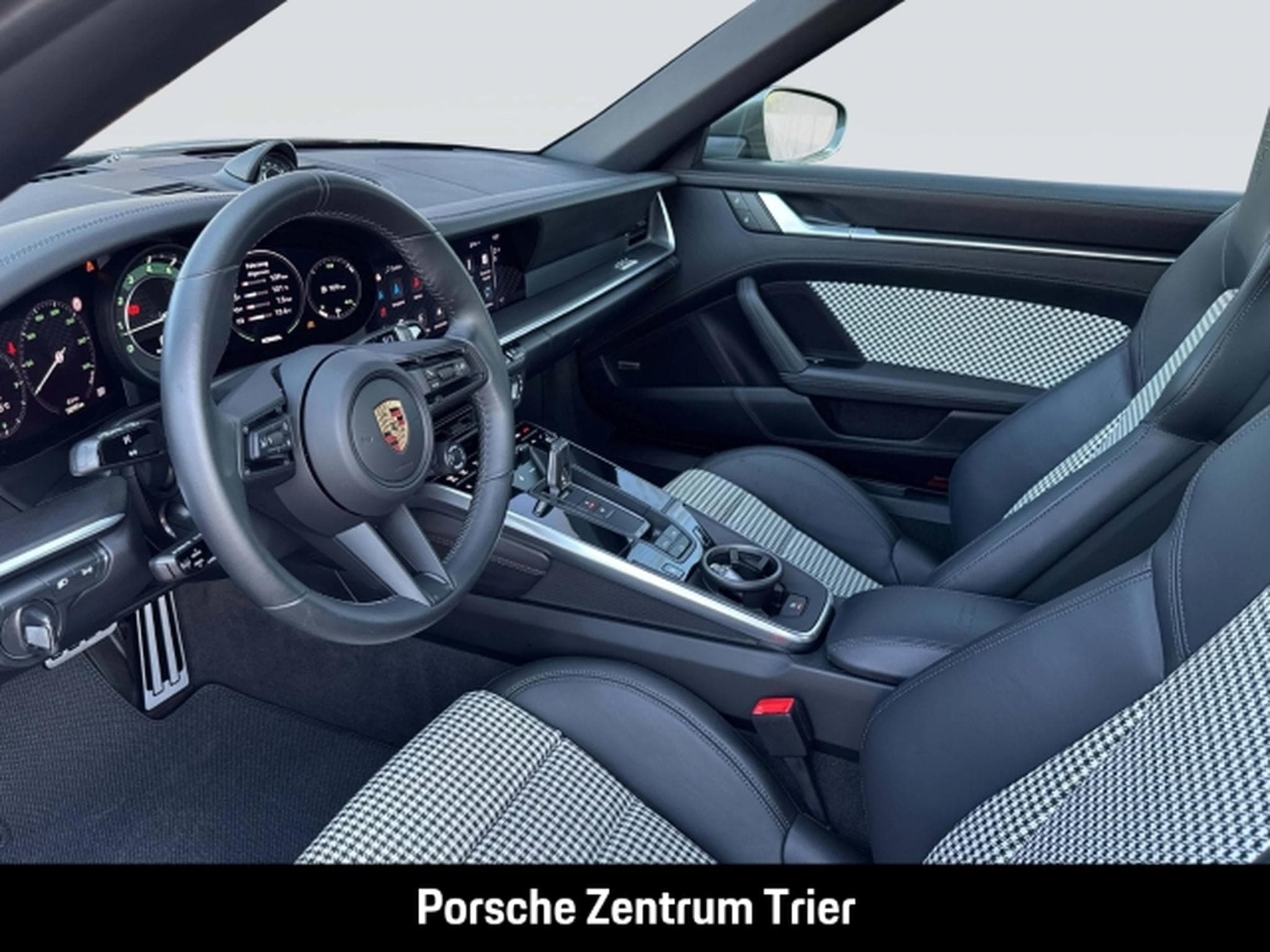Porsche 992 (911) Turbo Cabriolet (2023) - Photo 4