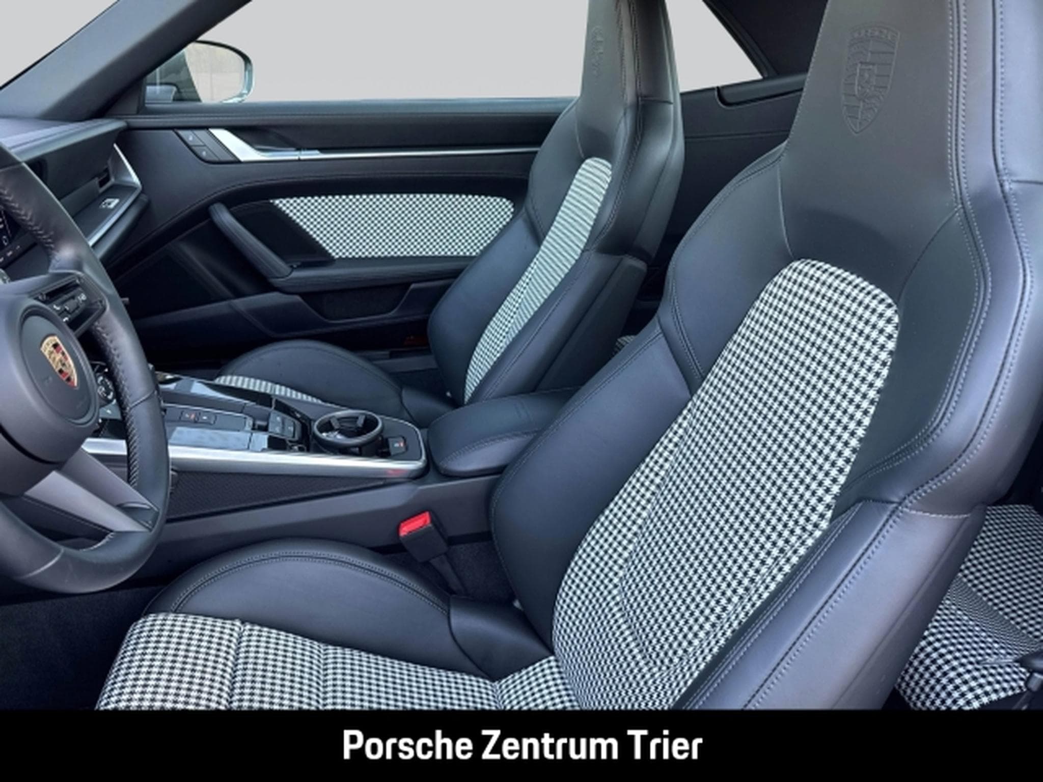 Porsche 992 (911) Turbo Cabriolet (2023) - Photo 5