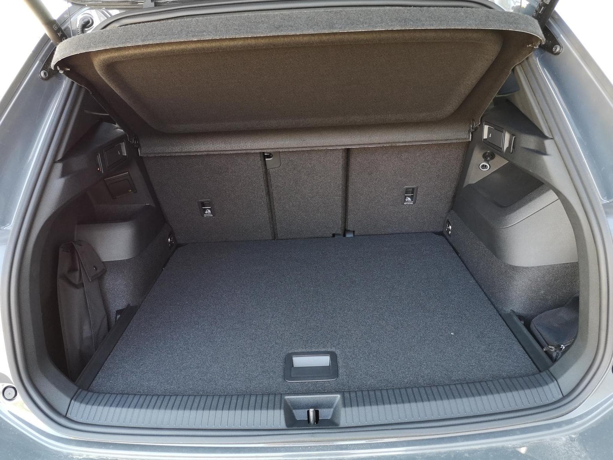 VW Tiguan 2.0 TSI 195 kW 4Motion R-Line 195 (2026) - Foto 12