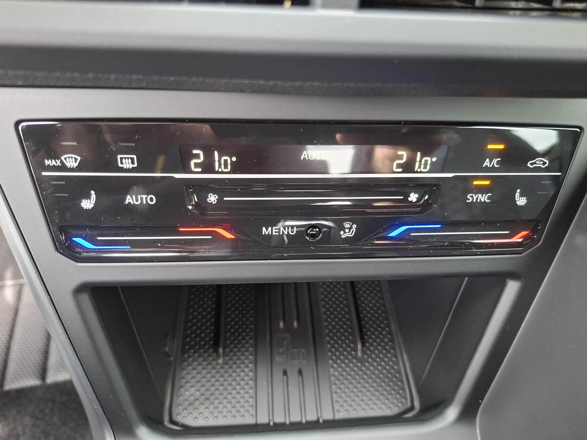 VW Taigo R-Line Limited (2026) - Foto 13