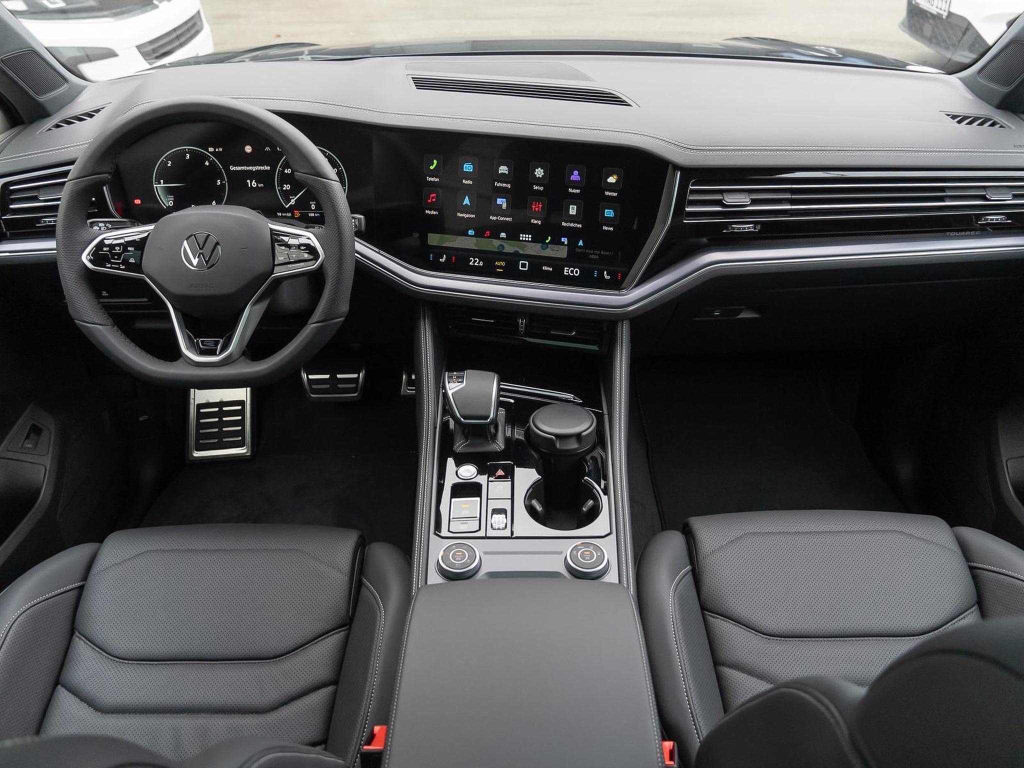 VW Touareg R-Line (2024) - Photo 5