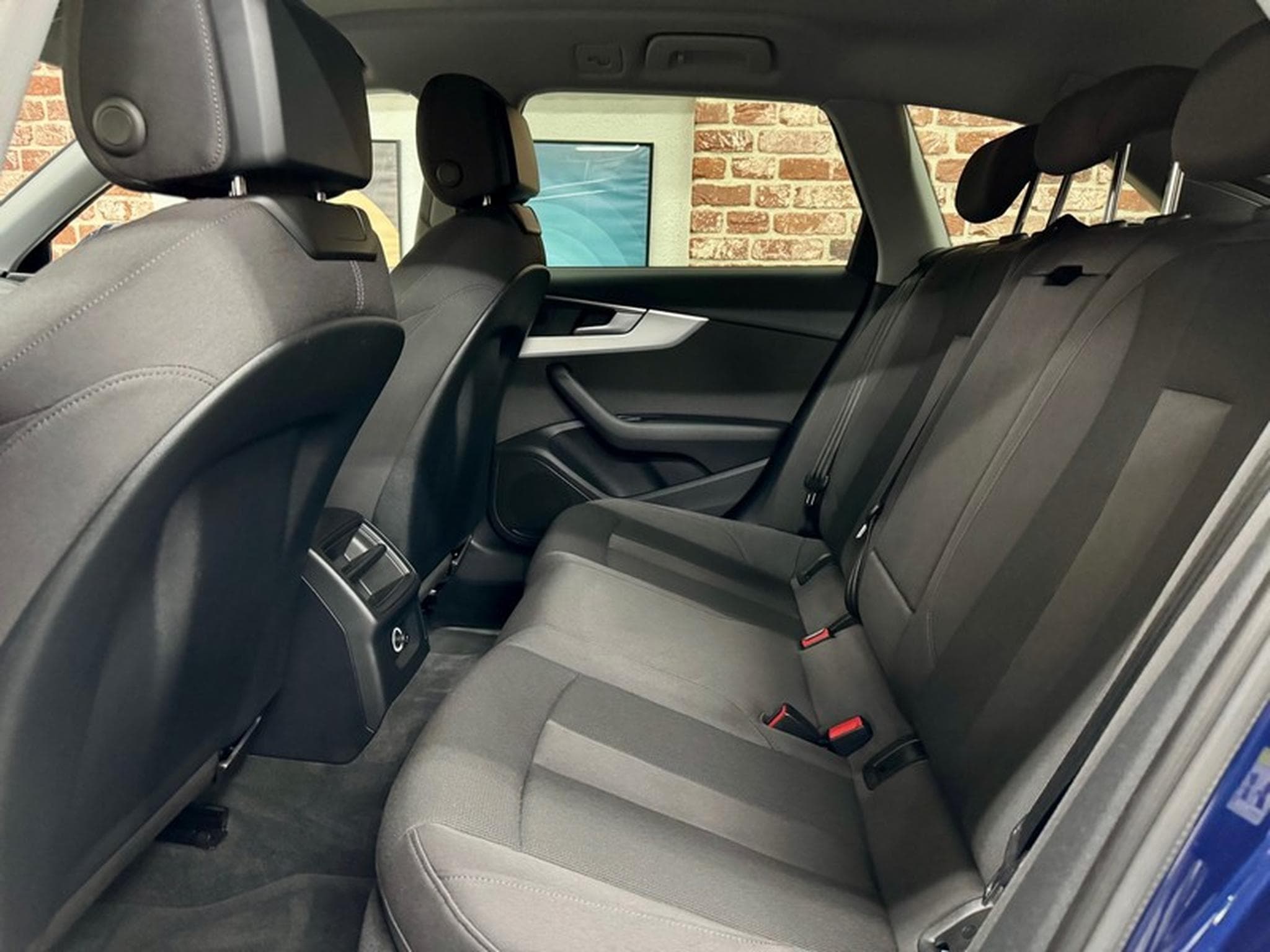 Audi A4 A4 Avant 2.0 TDi 190cv Auto SiègCh/LED/Navi/Temp (2019) - Foto 6