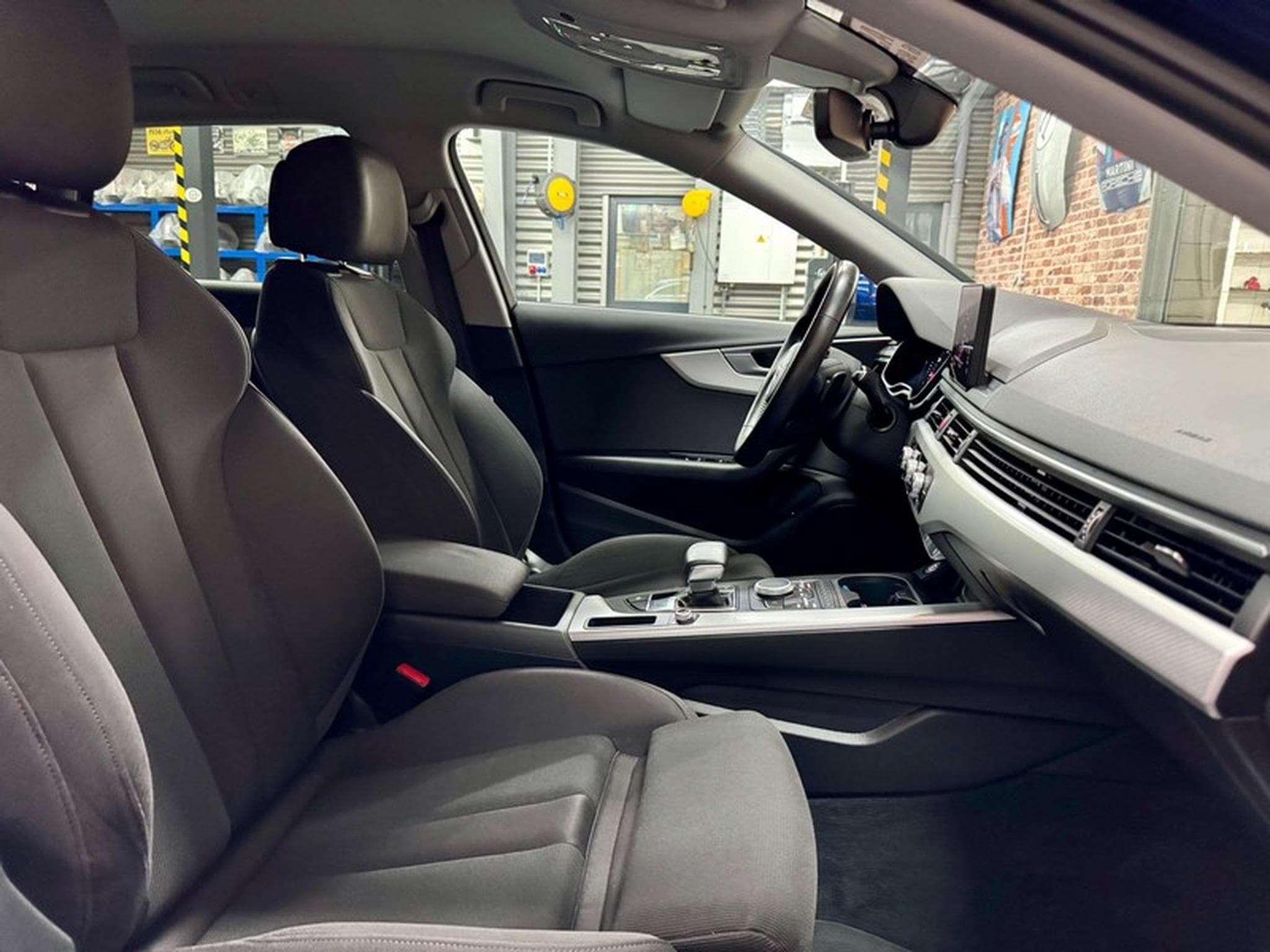 Audi A4 A4 Avant 2.0 TDi 190cv Auto SiègCh/LED/Navi/Temp (2019) - Foto 8