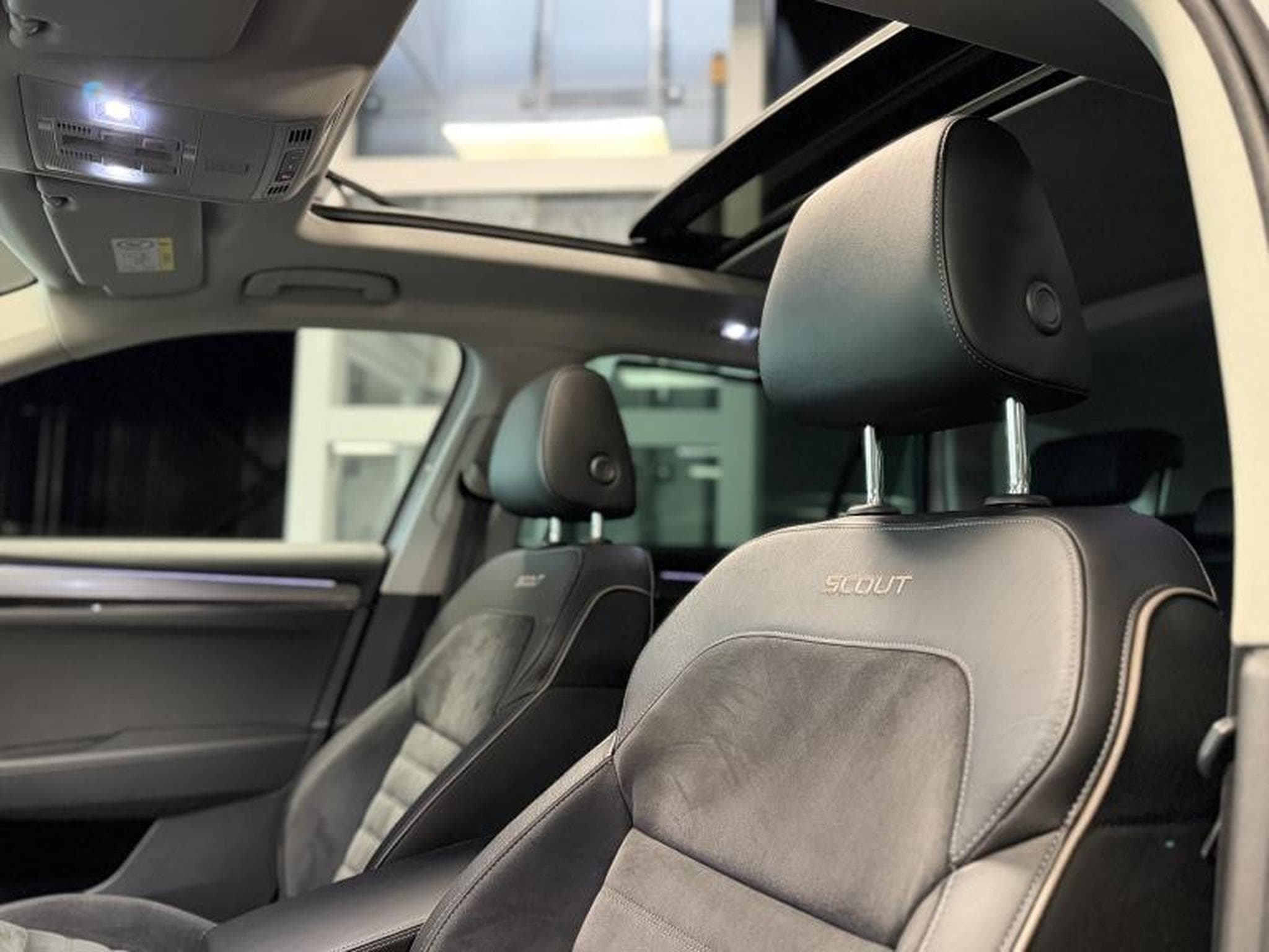 Skoda Superb SCOUT 2.0 TDI DSG 4X4 (2020) - Foto 9