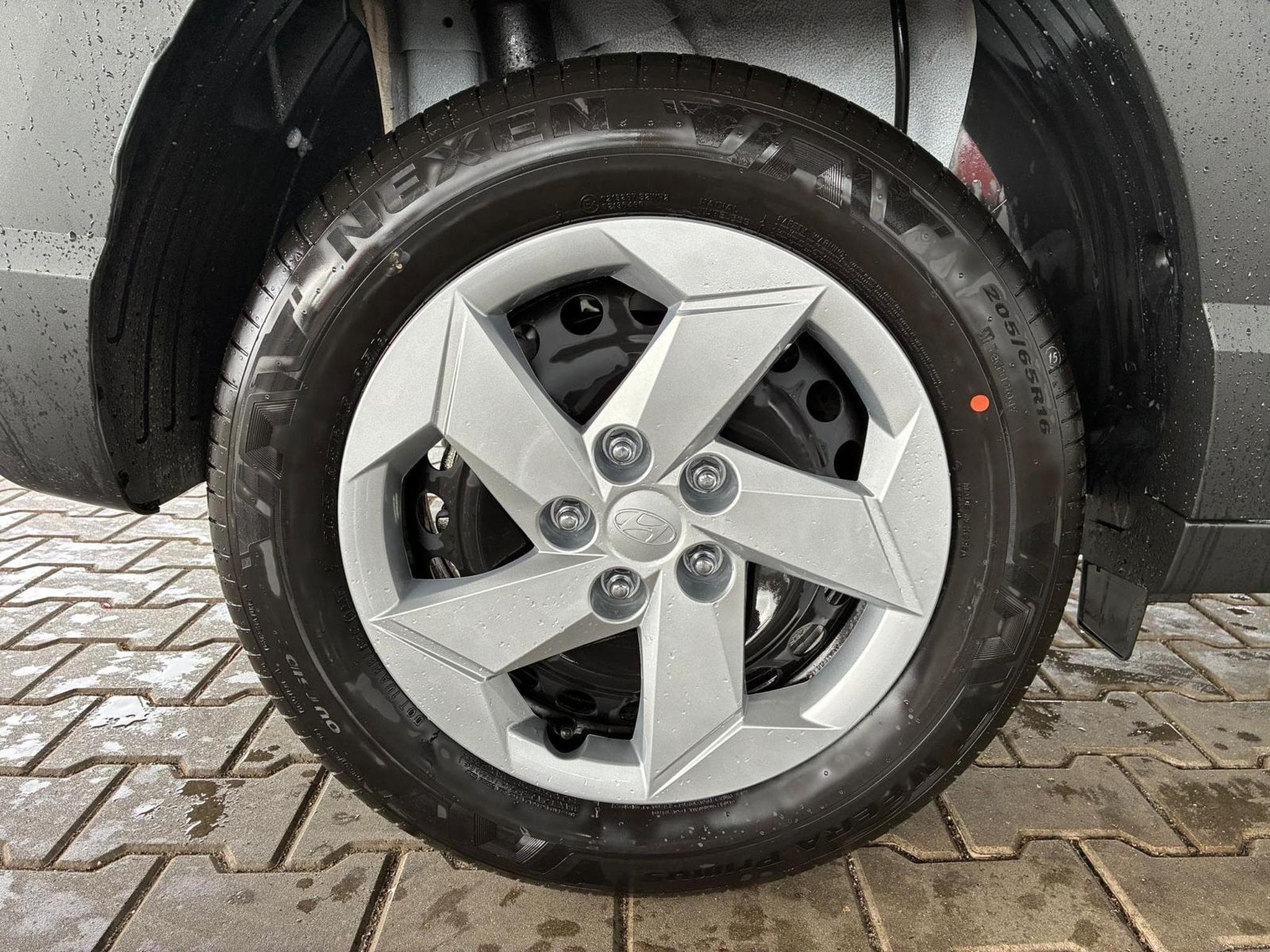 Hyundai Kona Comfort (2025) - Photo 11
