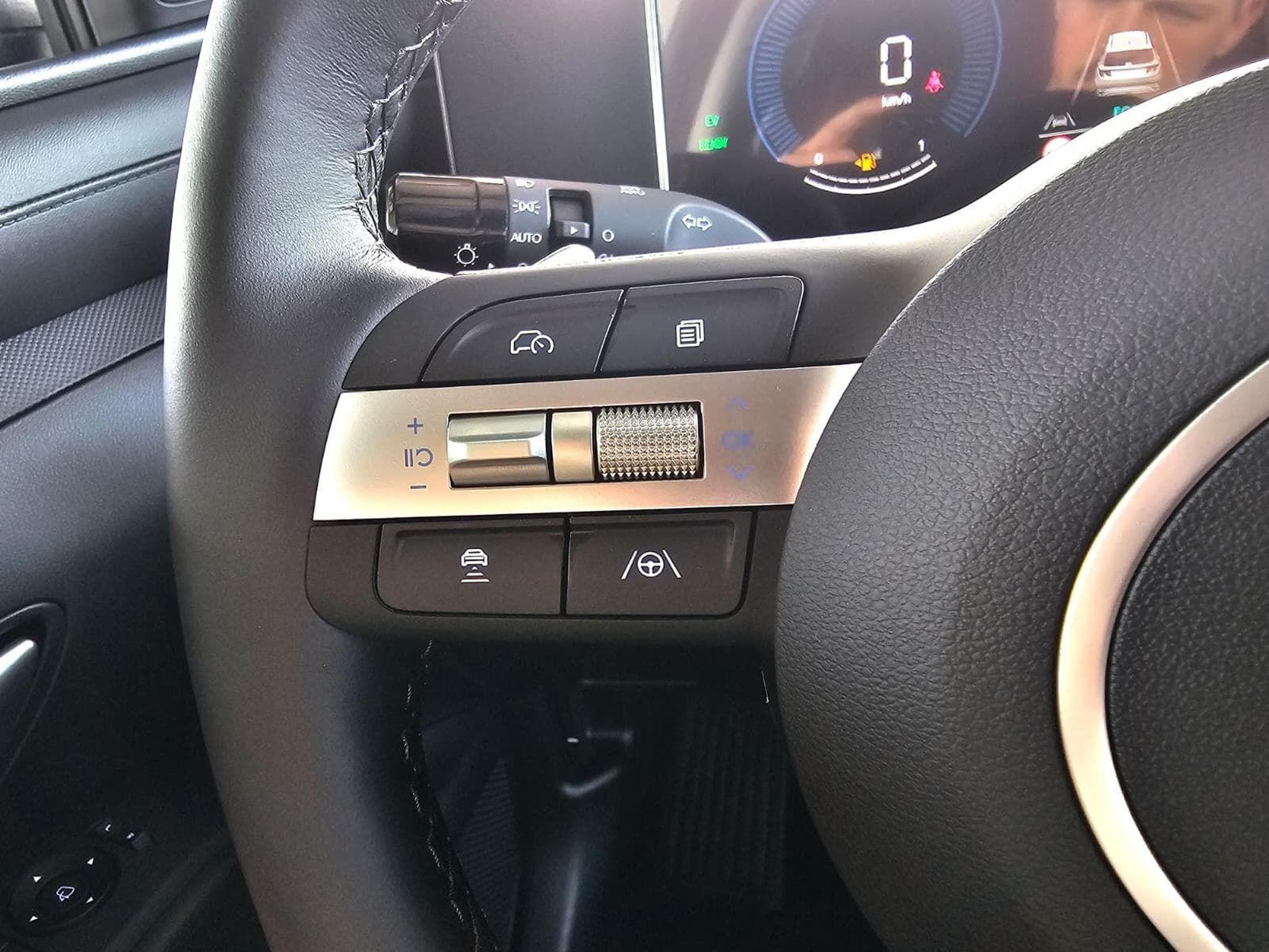Hyundai Tucson E-Motion (2025) - Photo 16
