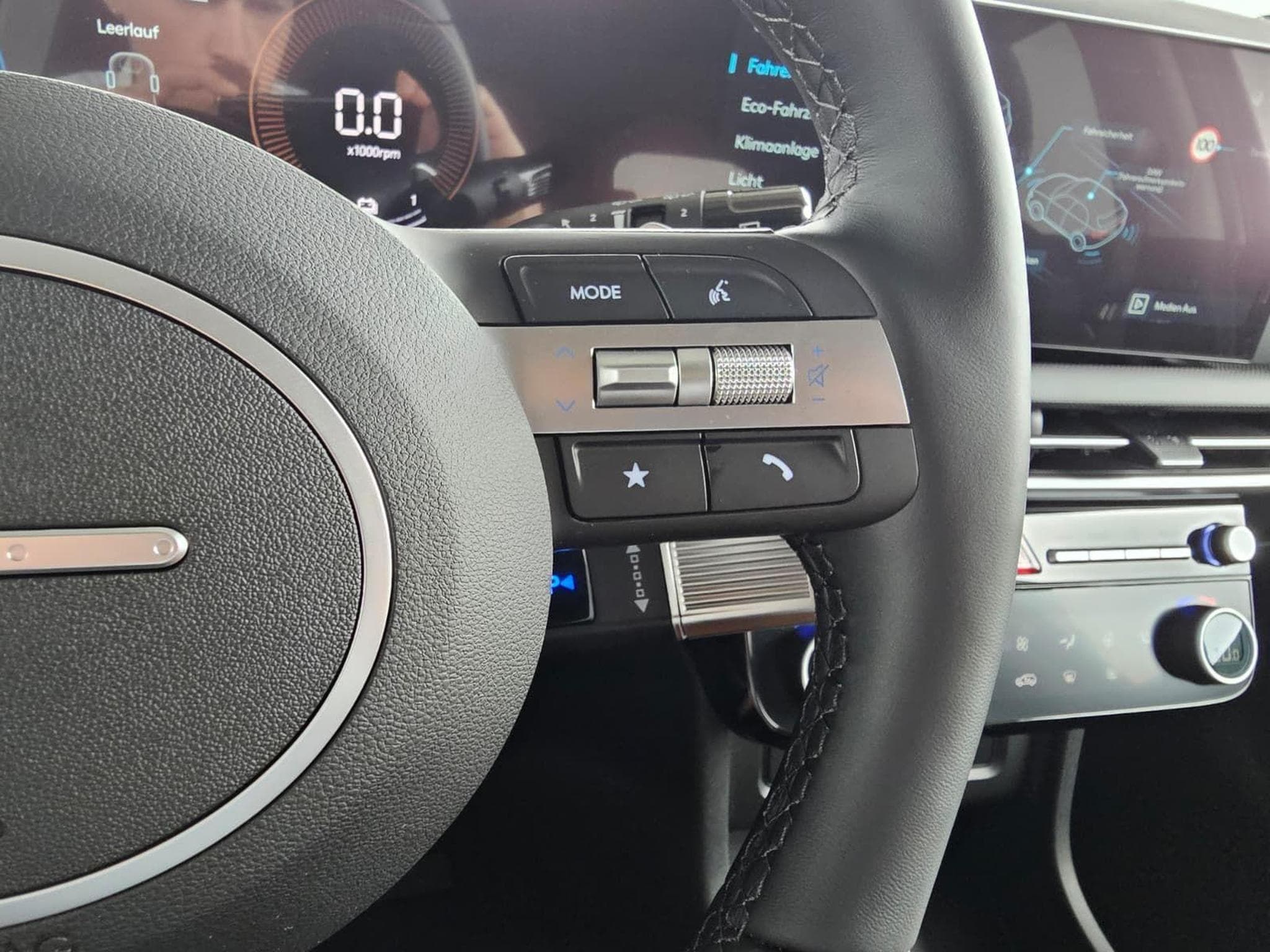 Hyundai Tucson E-Motion (2025) - Foto 17