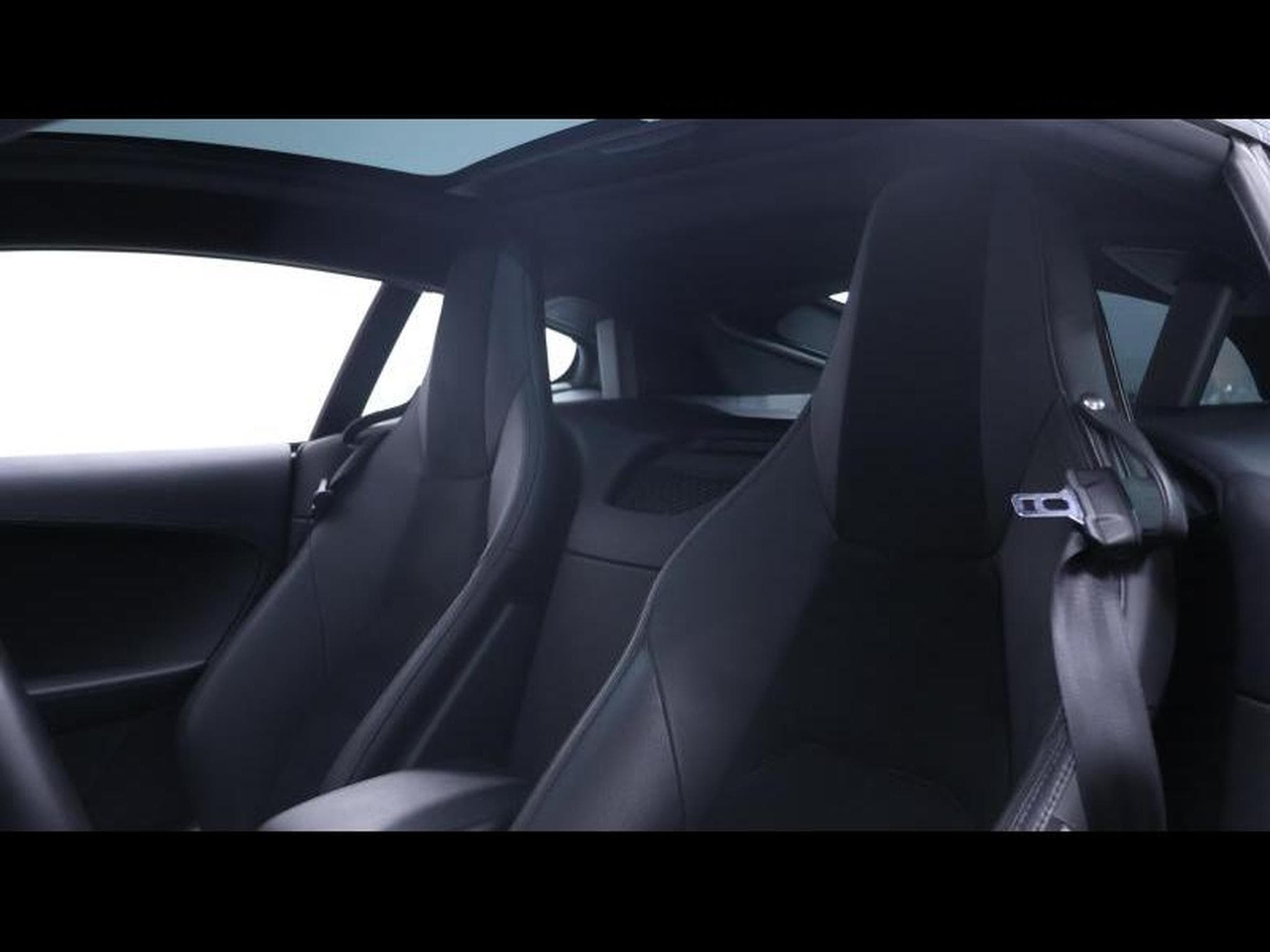 Jaguar F-Type P300 Coupe RWD (2018) - Photo 15