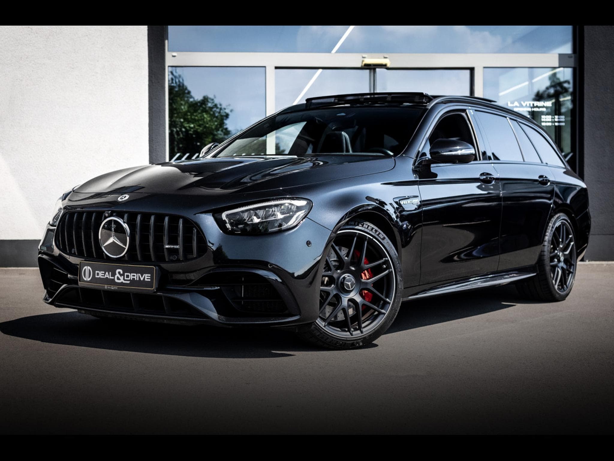 Mercedes E 63 AMG S T-MODELL (612 CH) - CARBON PACKAGE - OBSIDIAN BLACK METALL (2023) - Photo 1
