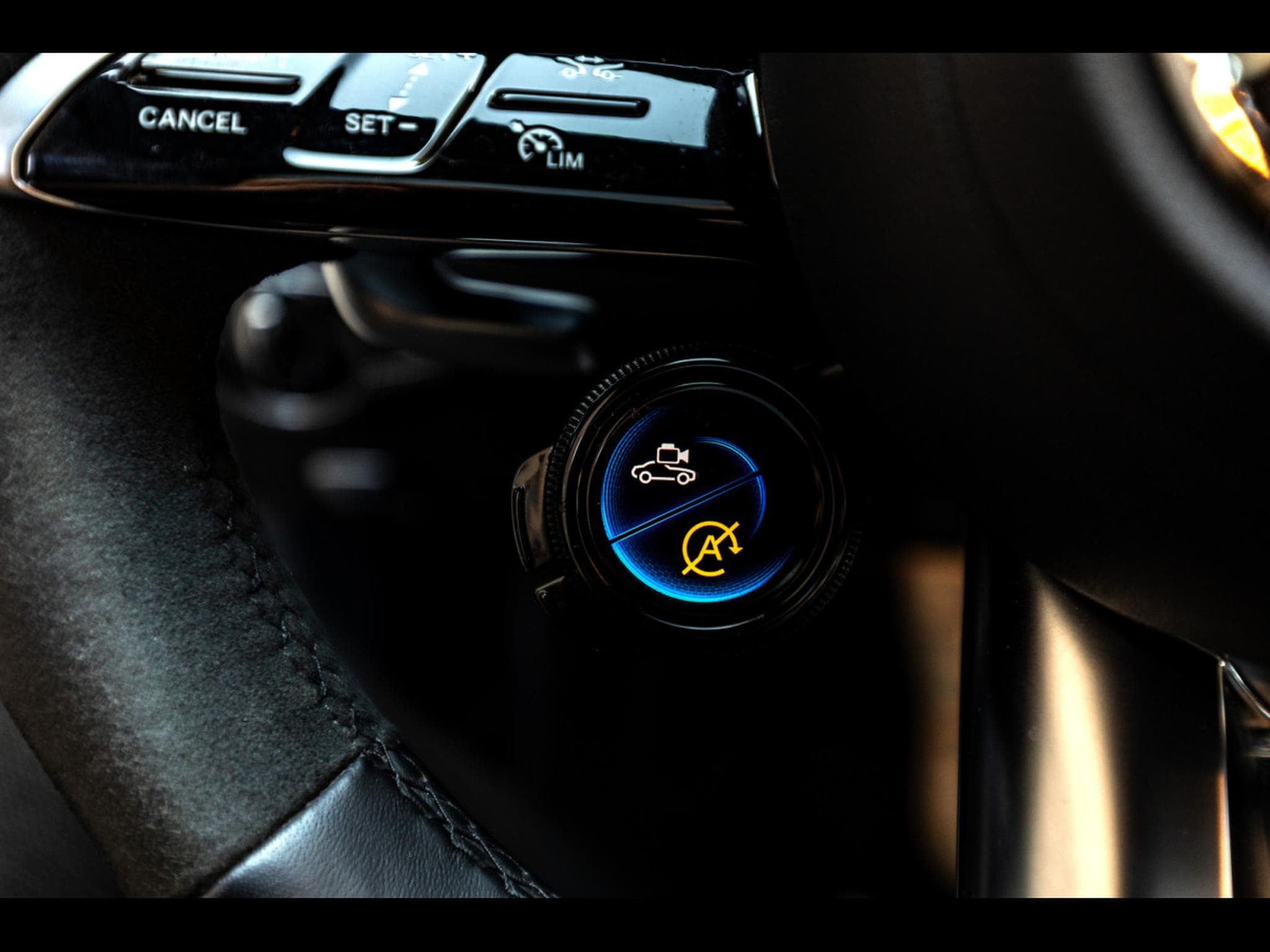 Mercedes E 63 AMG S T-MODELL (612 CH) - CARBON PACKAGE - OBSIDIAN BLACK METALL (2023) - Photo 21