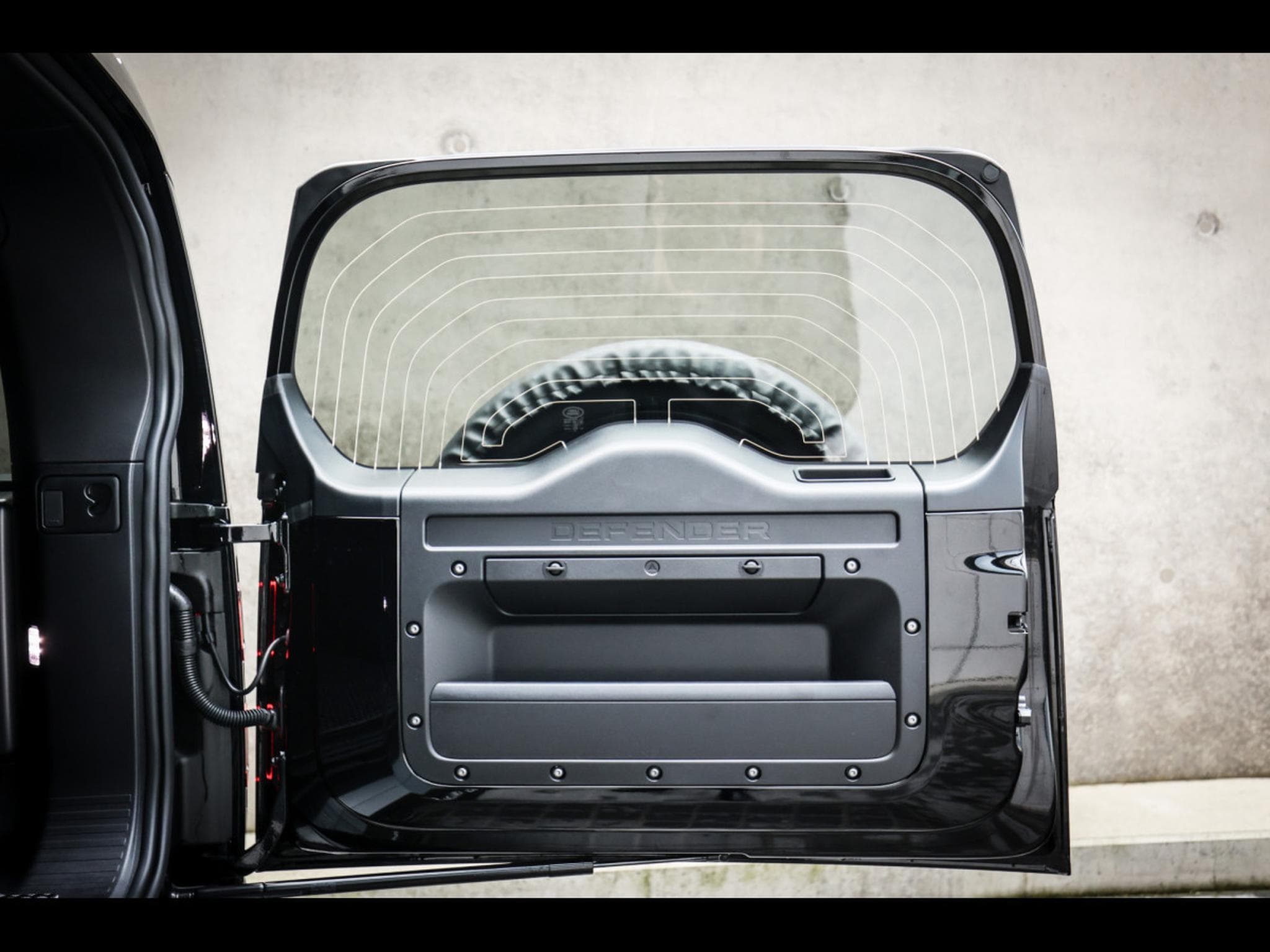 Land-Rover Defender 110 P525 5.0 V8 AWD CARPATHIAN EDITION – CARPATHIAN GREY (2022) - Photo 15