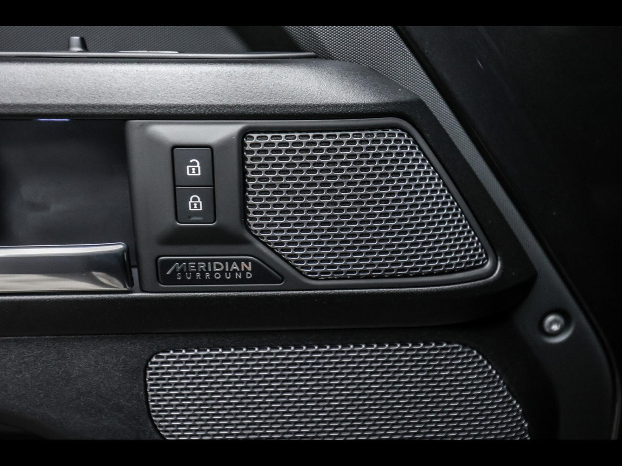 Land-Rover Defender 110 P525 5.0 V8 AWD CARPATHIAN EDITION – CARPATHIAN GREY (2022) - Photo 23