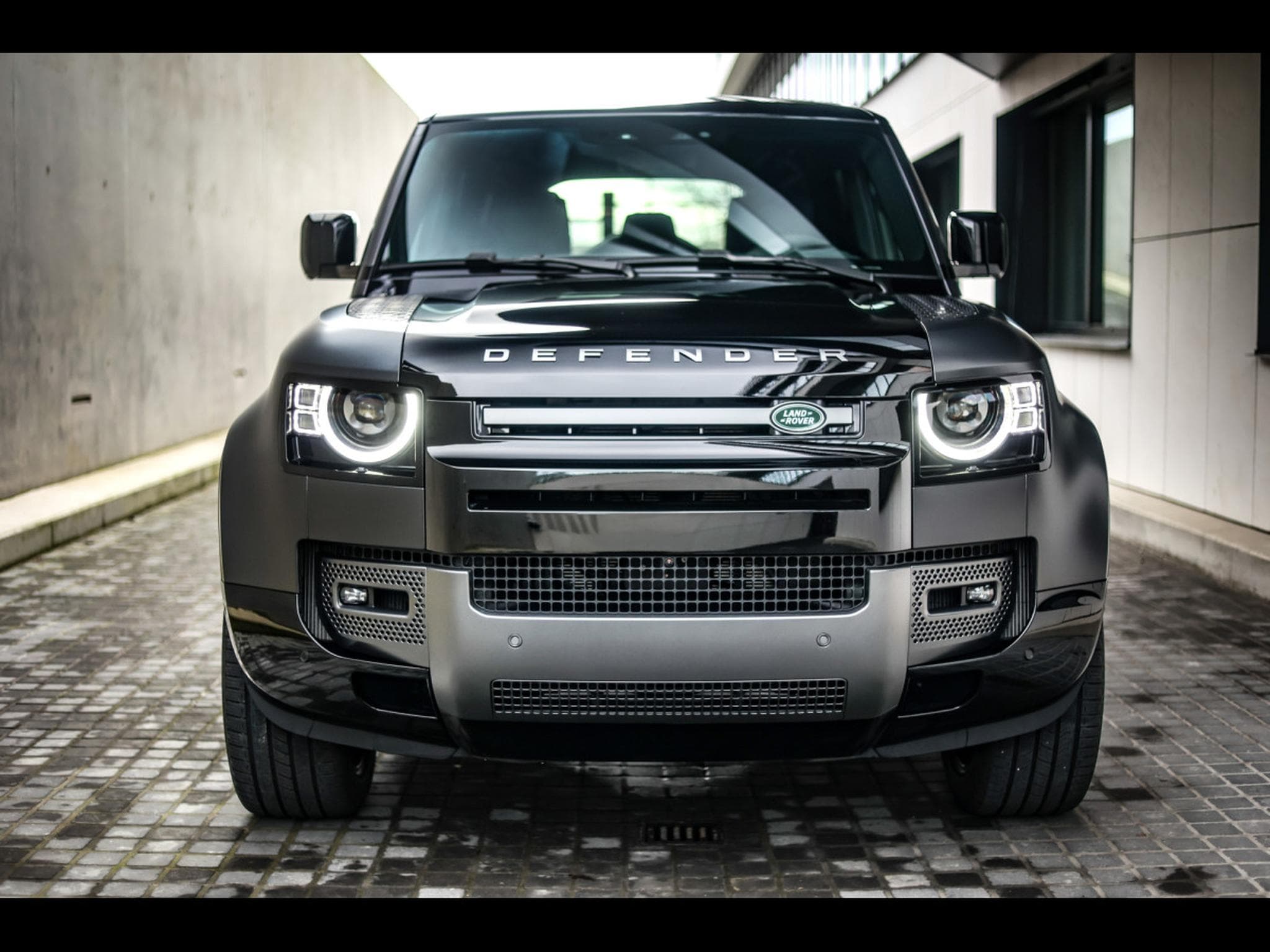 Land-Rover Defender 110 P525 5.0 V8 AWD CARPATHIAN EDITION – CARPATHIAN GREY (2022) - Photo 4