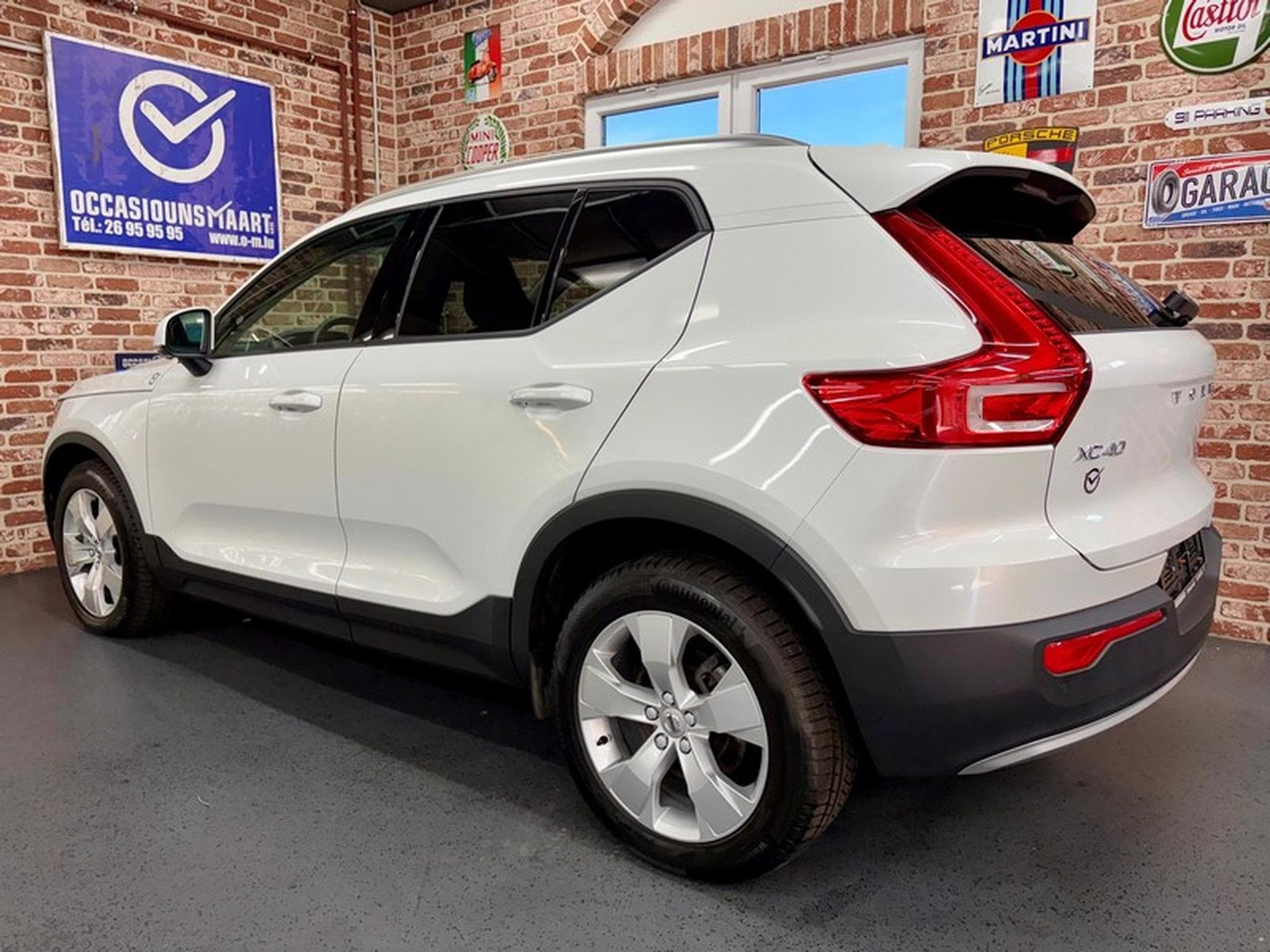 VOLVO XC40 XC40 D4 2.0 190cv Auto AWD MOMENTUM (2020) - Photo 2