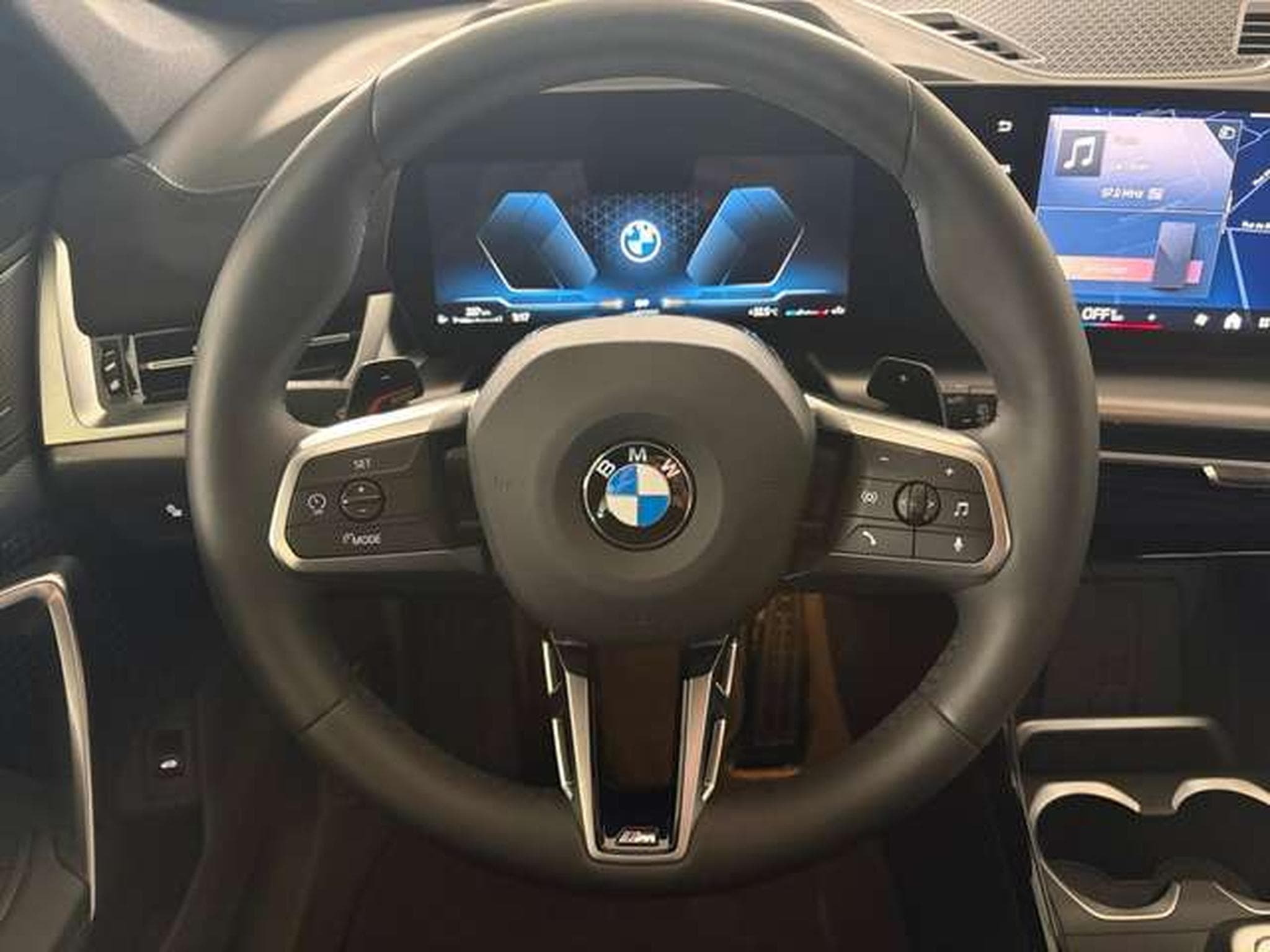 BMW X1 xDrive23i Head-Up HK HiFi DAB (2025) - Photo 11