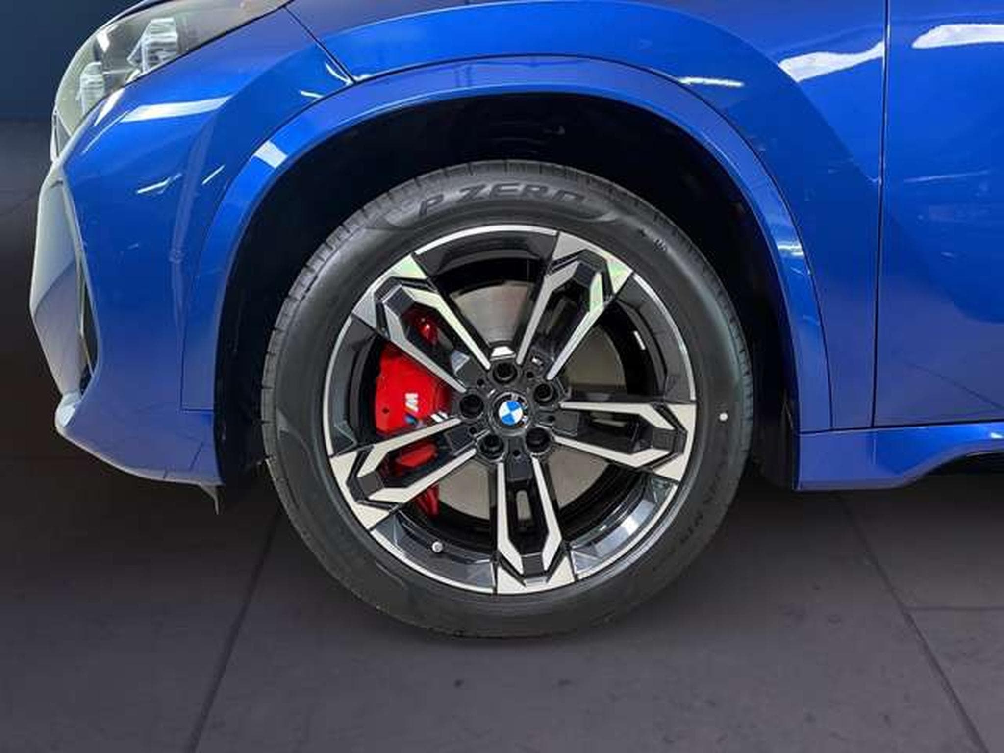 BMW X1 xDrive23i Head-Up HK HiFi DAB (2025) - Photo 7