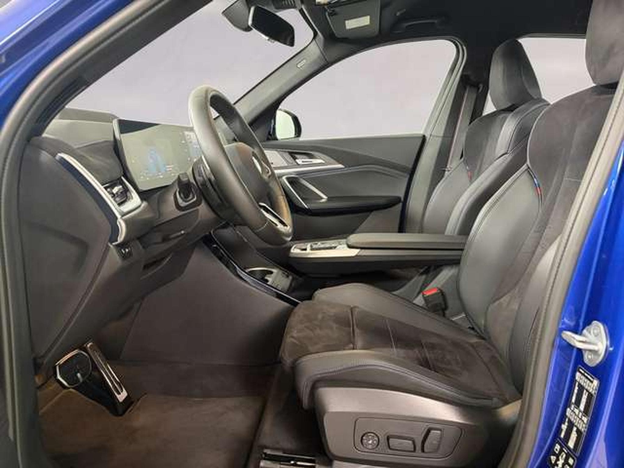 BMW X1 xDrive23i Head-Up HK HiFi DAB (2025) - Photo 8