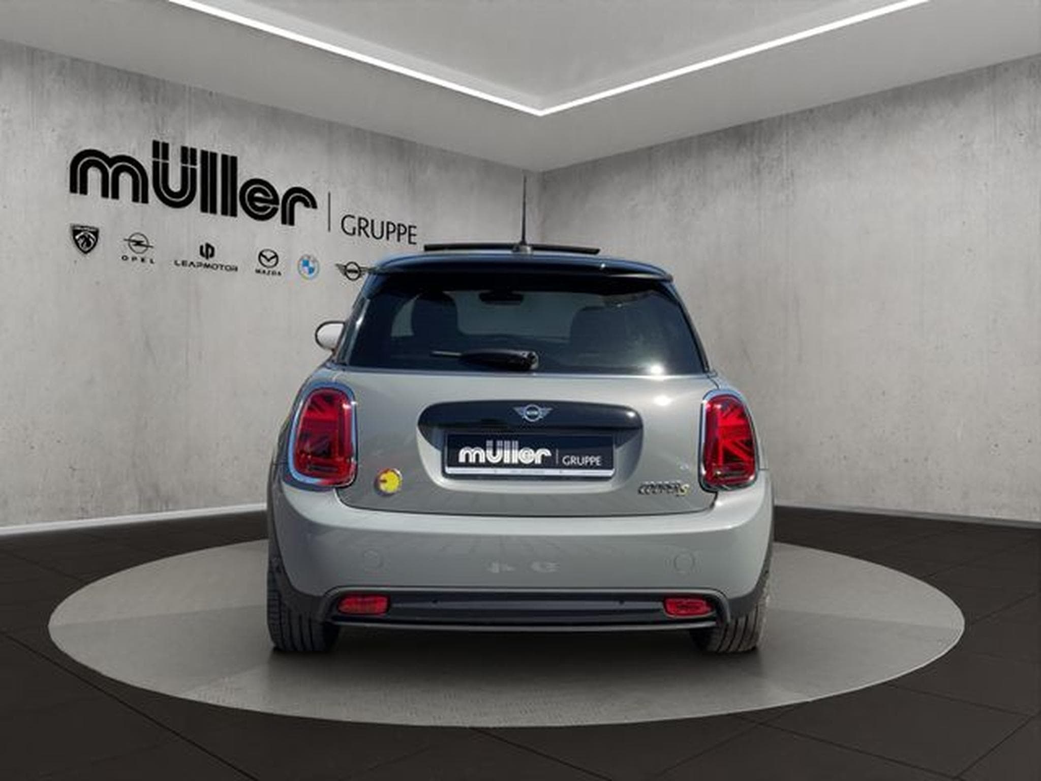MINI Cooper Cooper SE Hatch (2022) - Photo 5