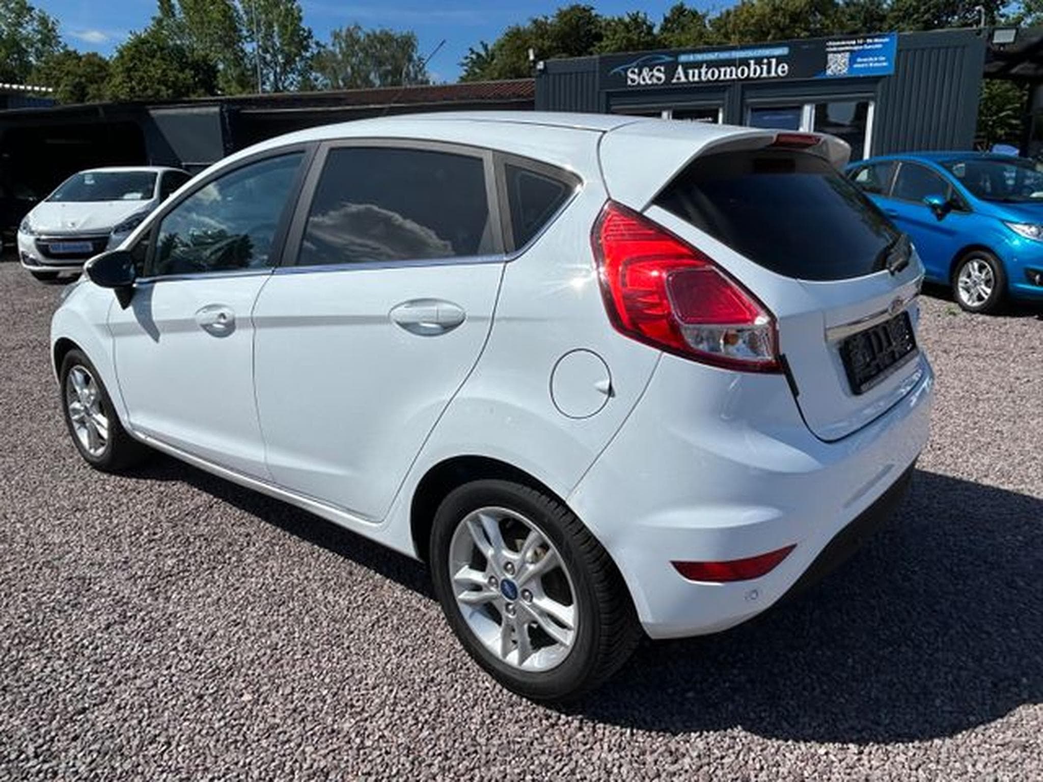 Ford Fiesta Fiesta Titanium 1.6 TDCi *Navi*SHZ*PDC*Euro5* (2014) - Photo 6