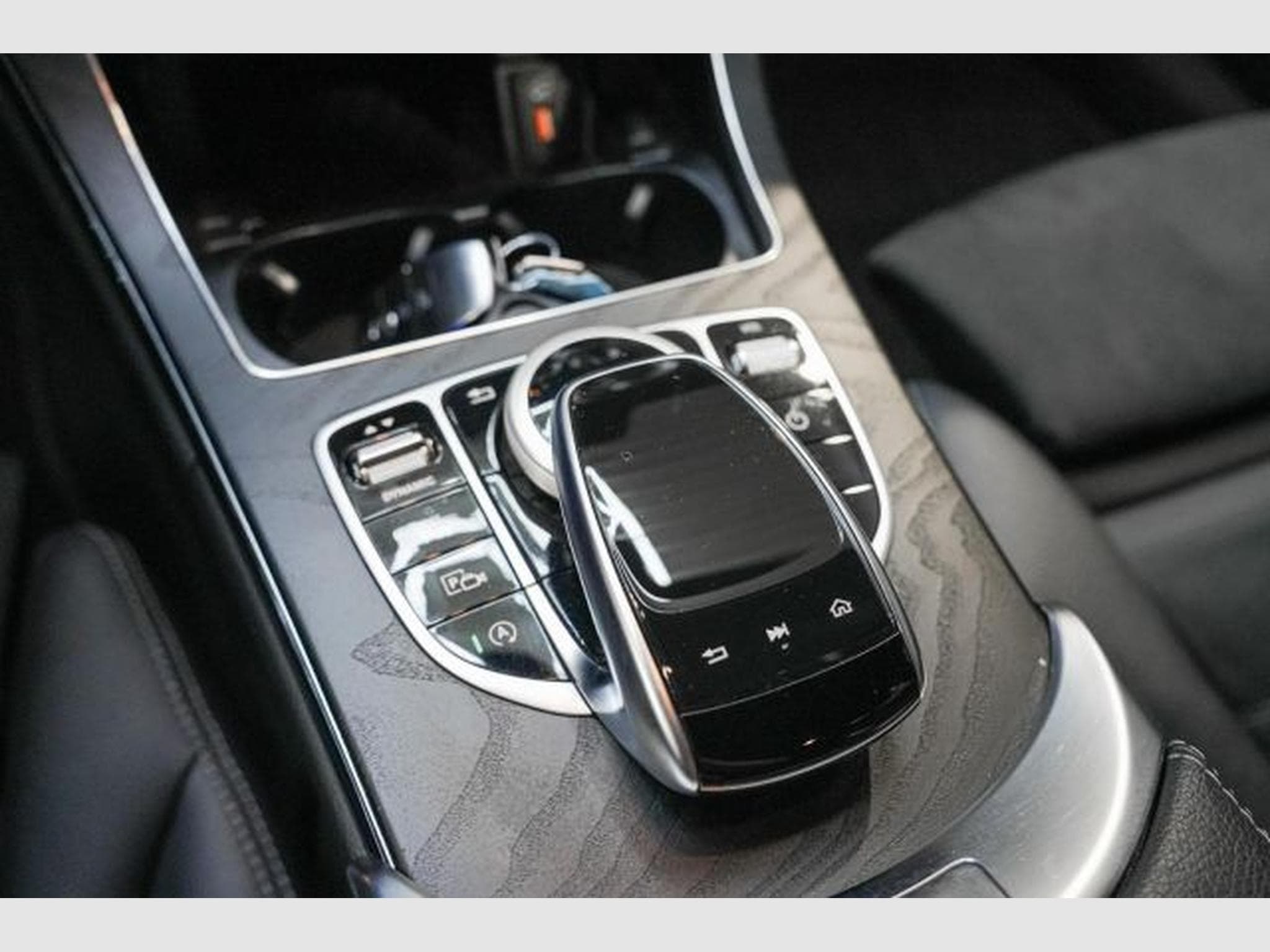 Mercedes C 180 C 180 T 9G-Tronic AMG Line NAVI Multibeam RFK (2020) - Photo 14