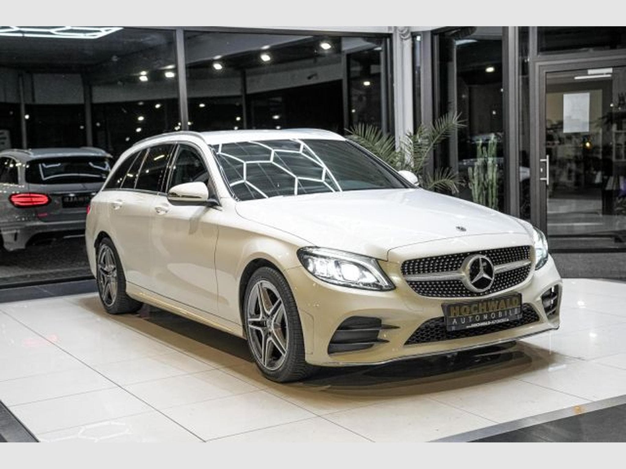 Mercedes C 180 C 180 T 9G-Tronic AMG Line NAVI Multibeam RFK (2020) - Photo 5