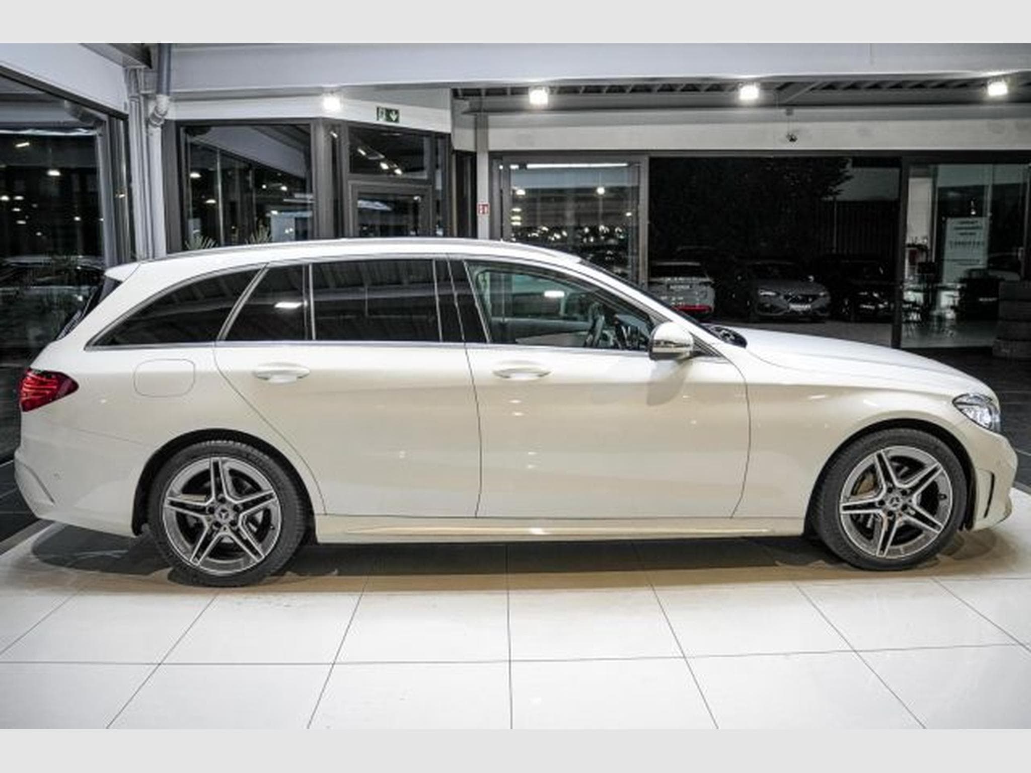 Mercedes C 180 C 180 T 9G-Tronic AMG Line NAVI Multibeam RFK (2020) - Photo 6