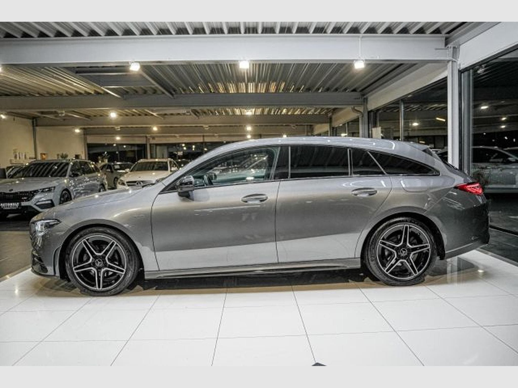 Mercedes CLA 180 CLA 180 Shooting Brake AMG Line 7G-DCT NAVI LED (2021) - Photo 11