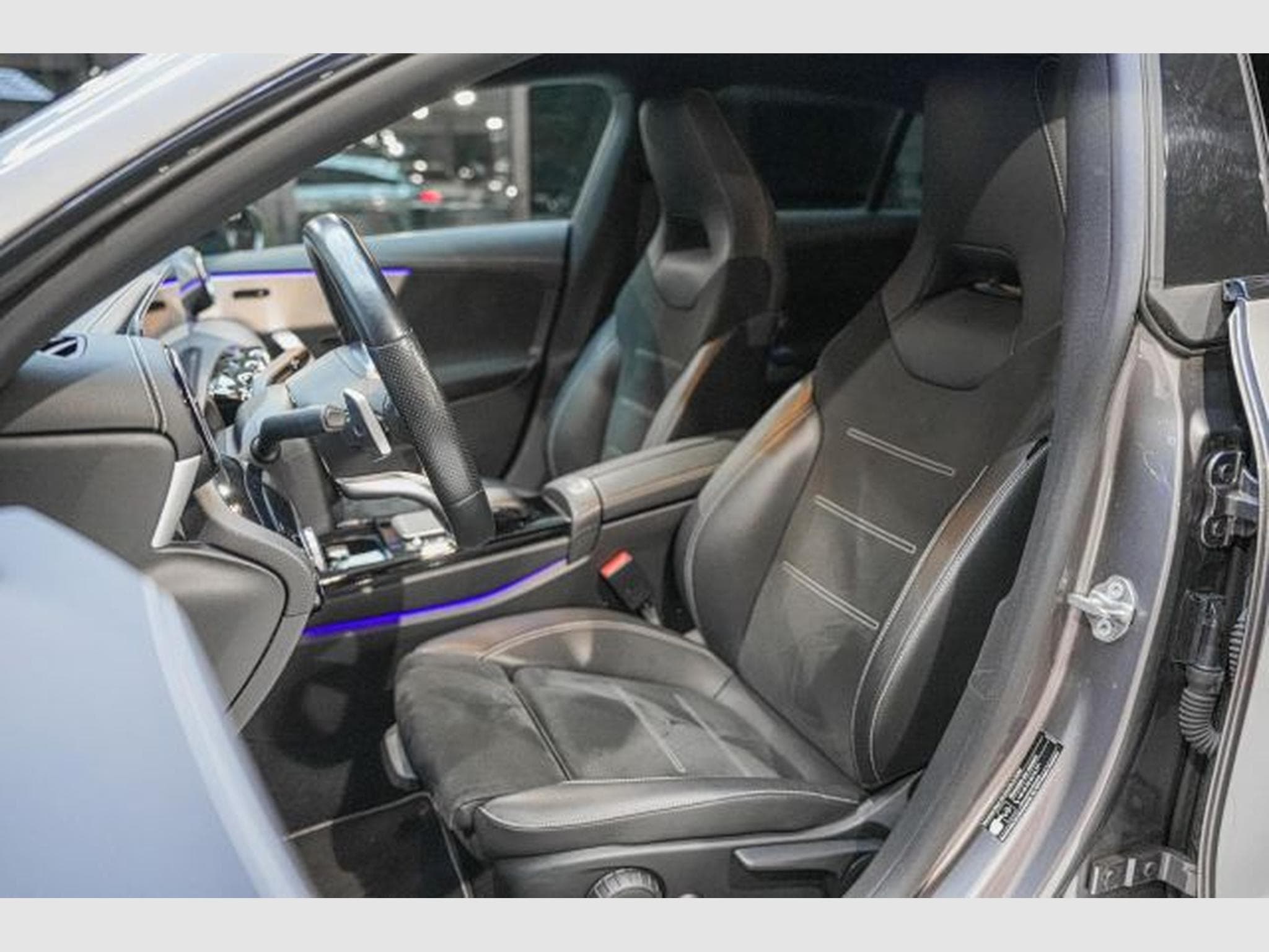 Mercedes CLA 180 CLA 180 Shooting Brake AMG Line 7G-DCT NAVI LED (2021) - Photo 12