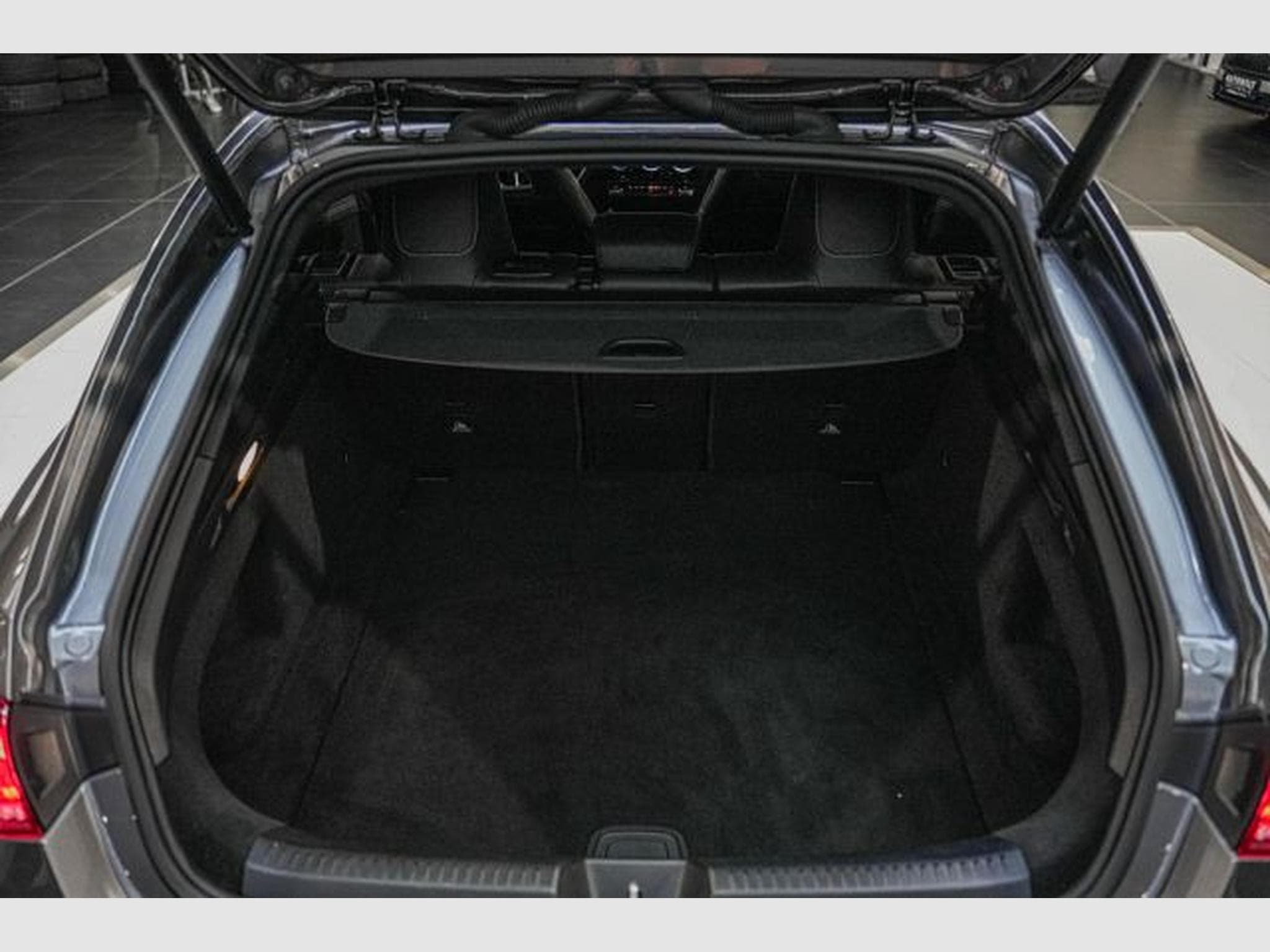 Mercedes CLA 180 CLA 180 Shooting Brake AMG Line 7G-DCT NAVI LED (2021) - Photo 9