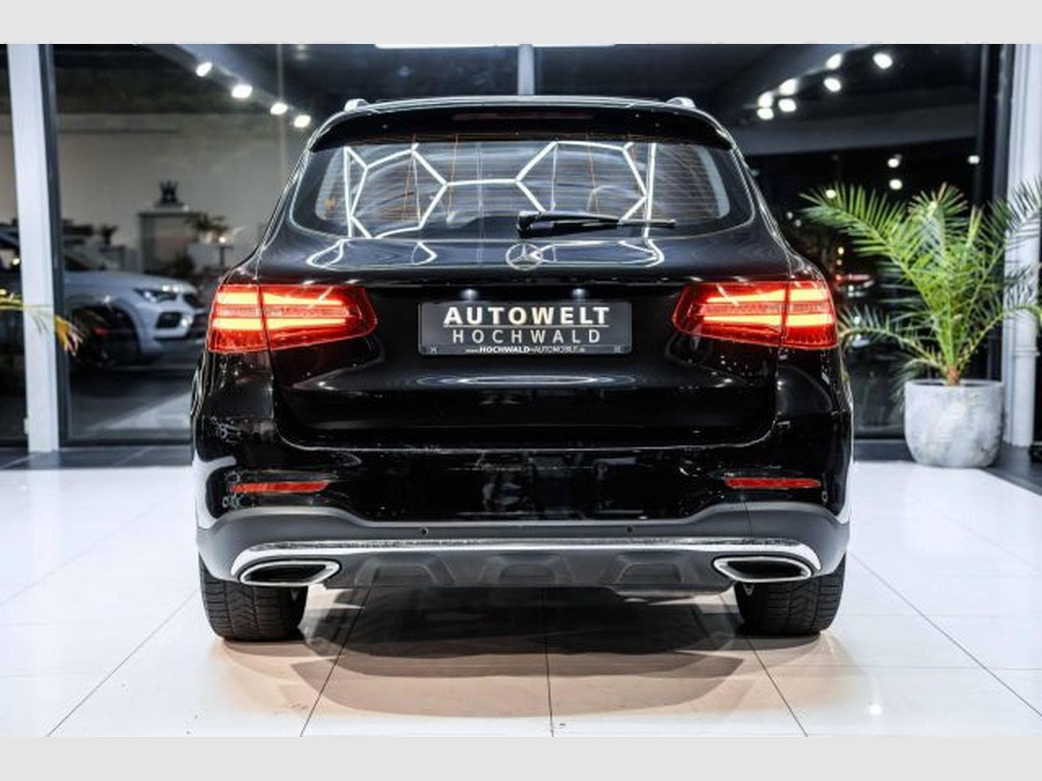Mercedes GLC 220 GLC 220d 4Matic 9G-tronic AMG Line PANO LED NAVI (2018) - Photo 12
