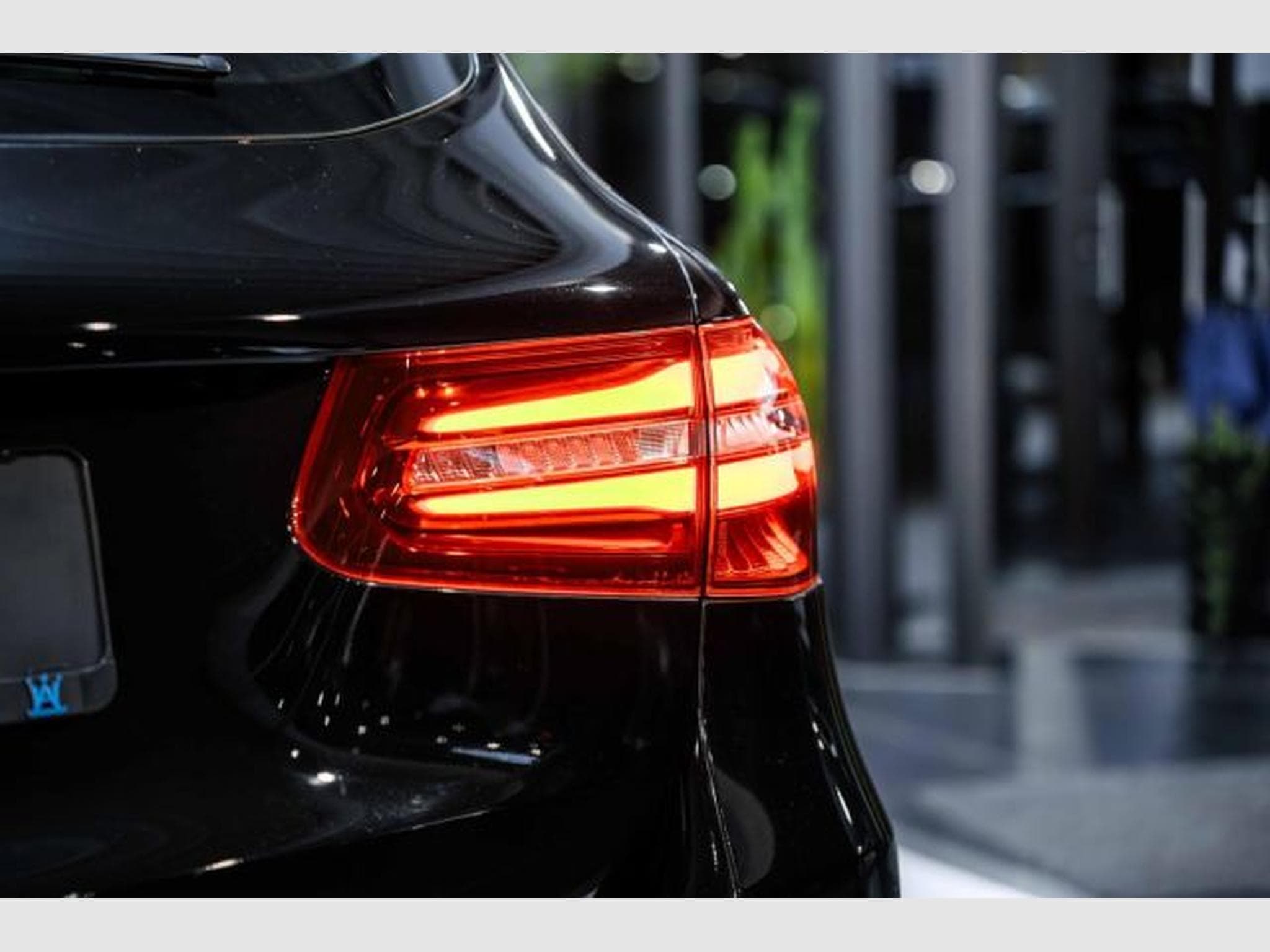 Mercedes GLC 220 GLC 220d 4Matic 9G-tronic AMG Line PANO LED NAVI (2018) - Photo 13
