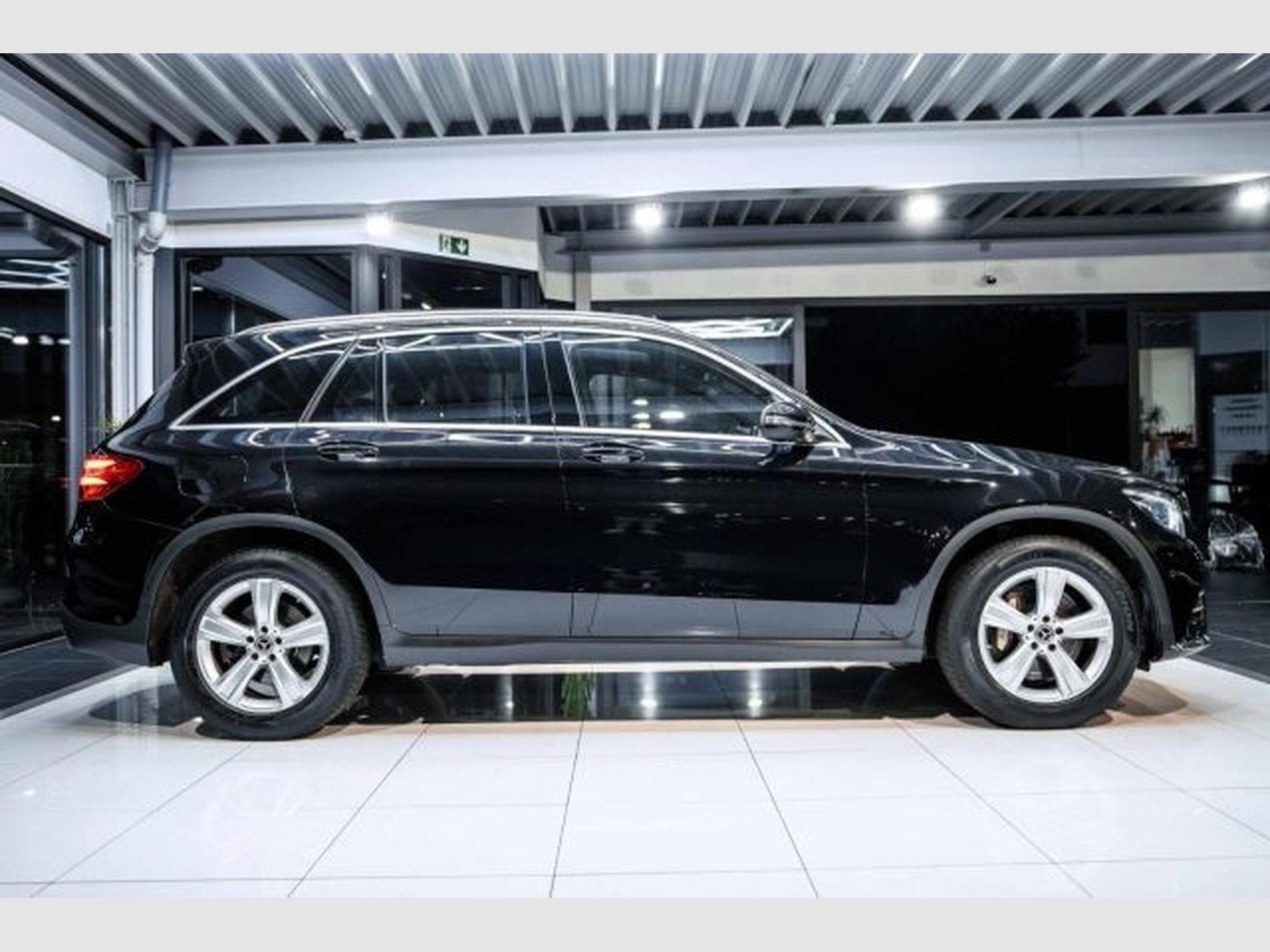 Mercedes GLC 220 GLC 220d 4Matic 9G-tronic AMG Line PANO LED NAVI (2018) - Photo 7