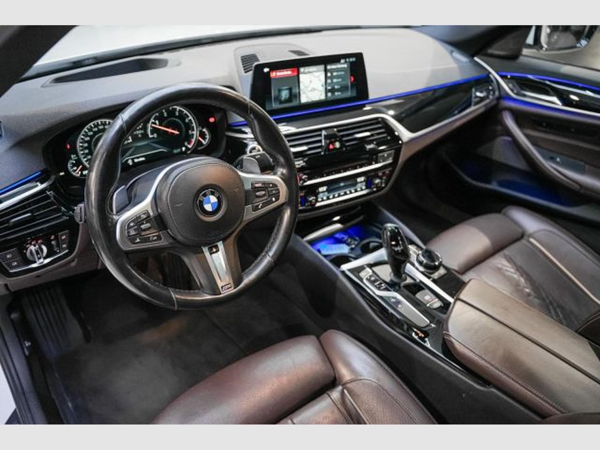 BMW 530 530d xDrive Autom. Sport Line AHK HuD PANO LED (2018) - Photo 11