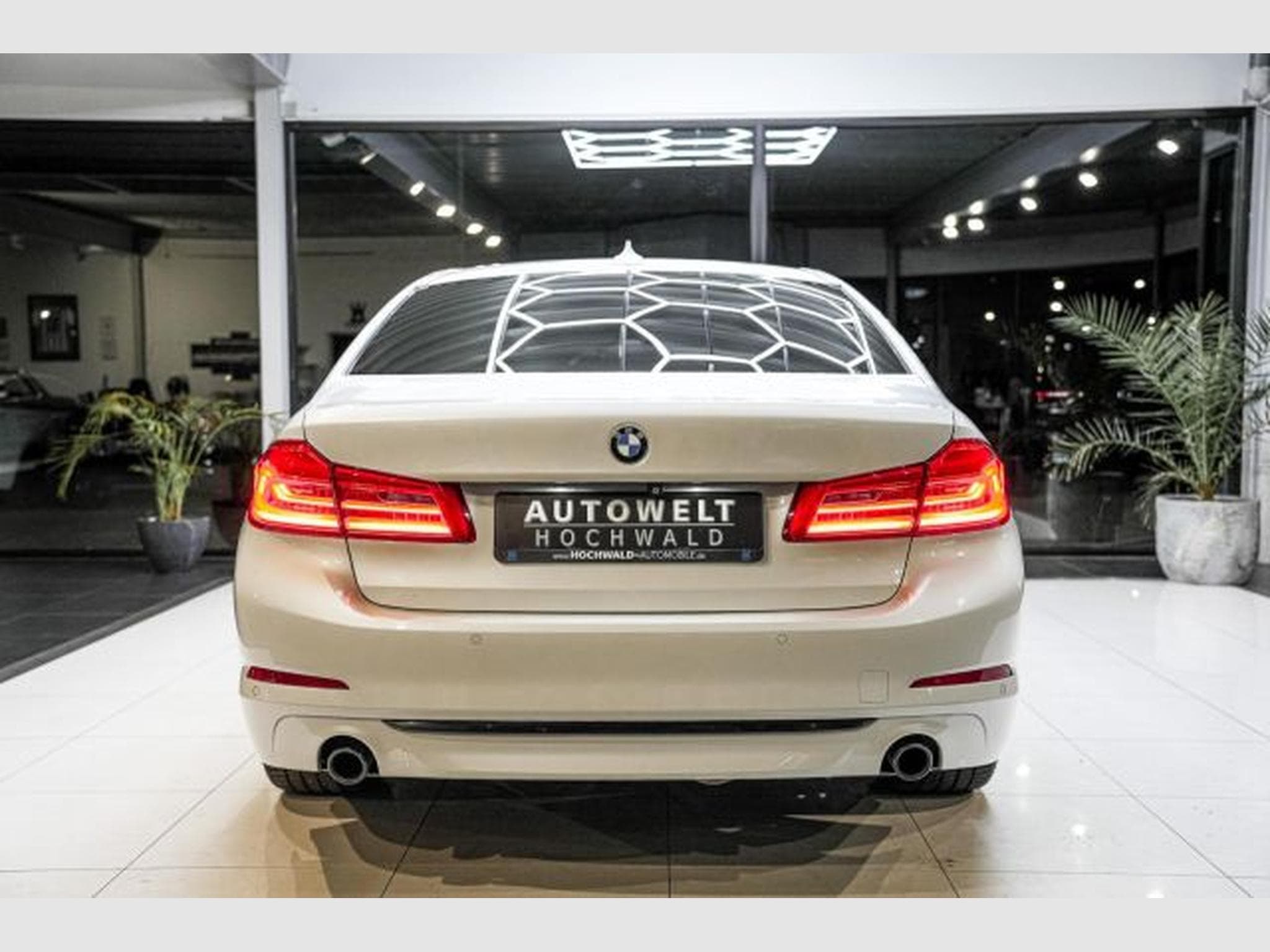BMW 530 530d xDrive Autom. Sport Line AHK HuD PANO LED (2018) - Photo 8