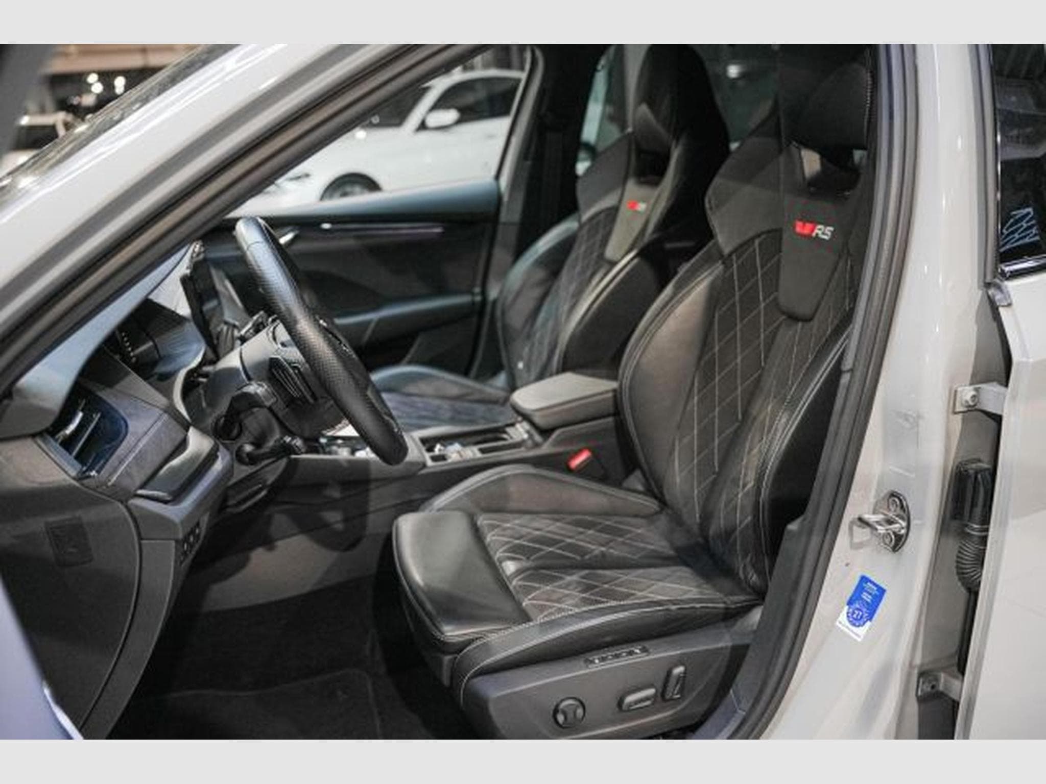 Skoda Octavia Octavia RS 2.0 TSI DSG NAV LED RFK SIDE Lane HuD (2021) - Photo 11