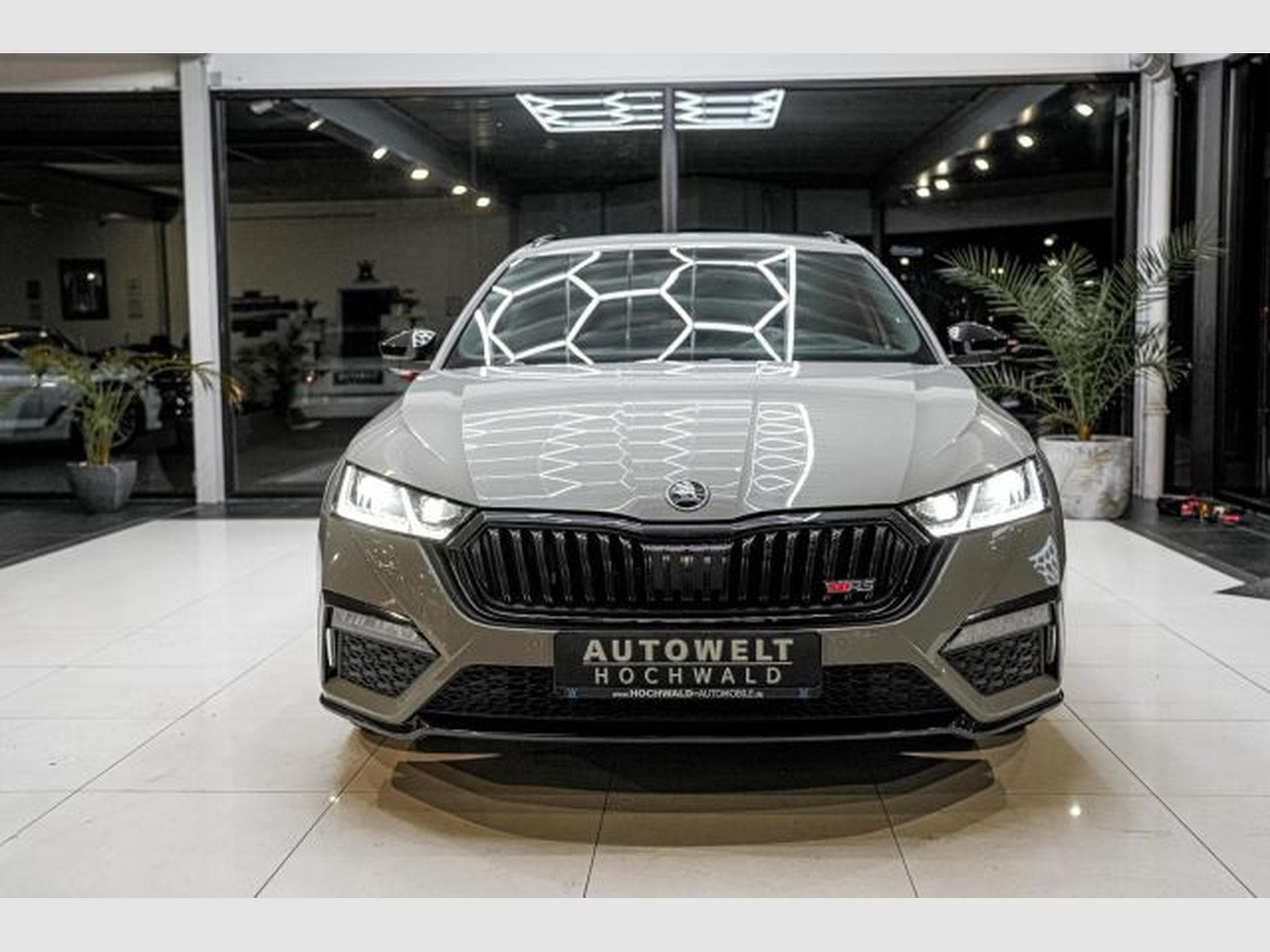 Skoda Octavia Octavia RS 2.0 TSI DSG NAV LED RFK SIDE Lane HuD (2021) - Photo 3