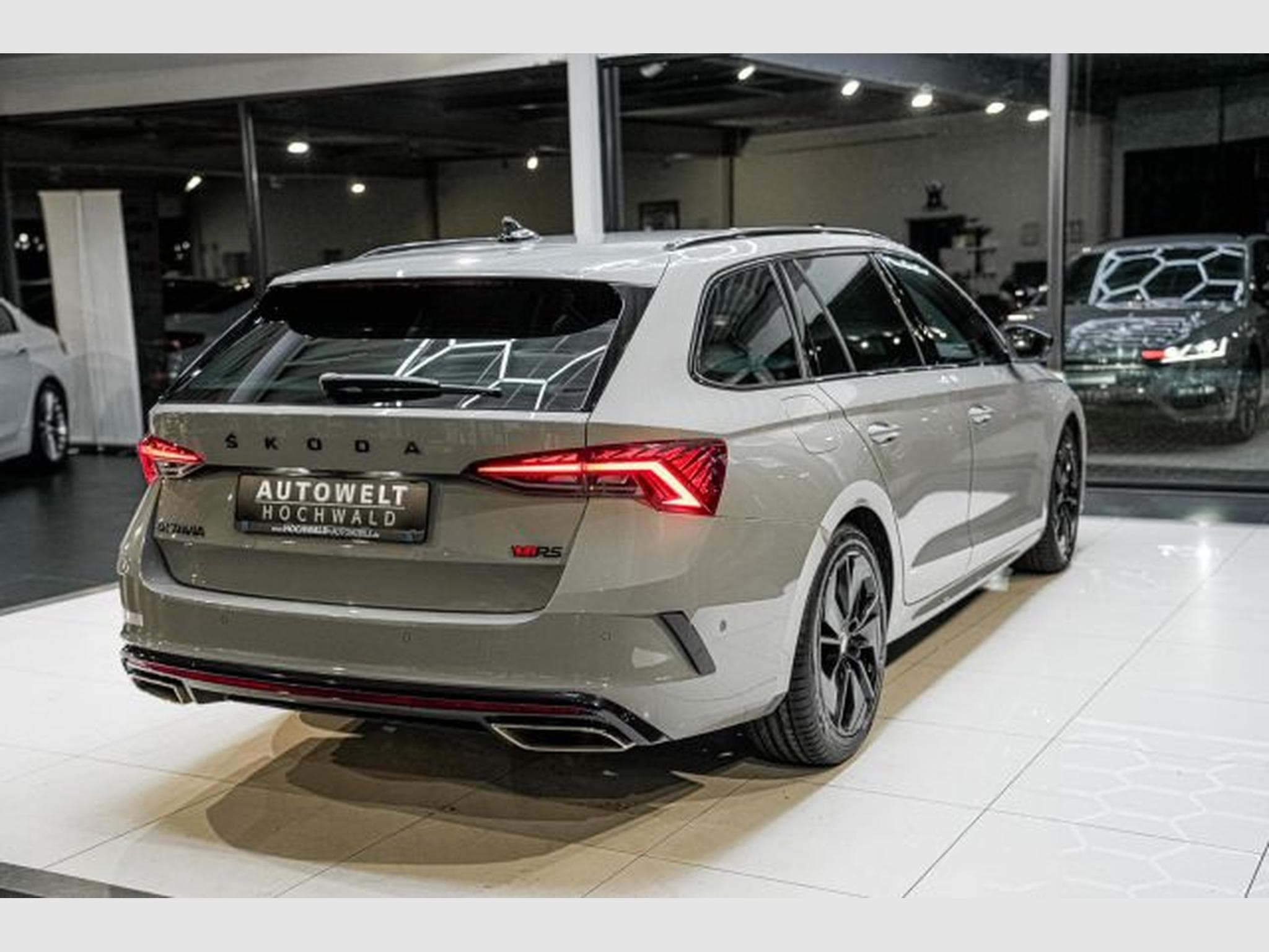 Skoda Octavia Octavia RS 2.0 TSI DSG NAV LED RFK SIDE Lane HuD (2021) - Photo 6