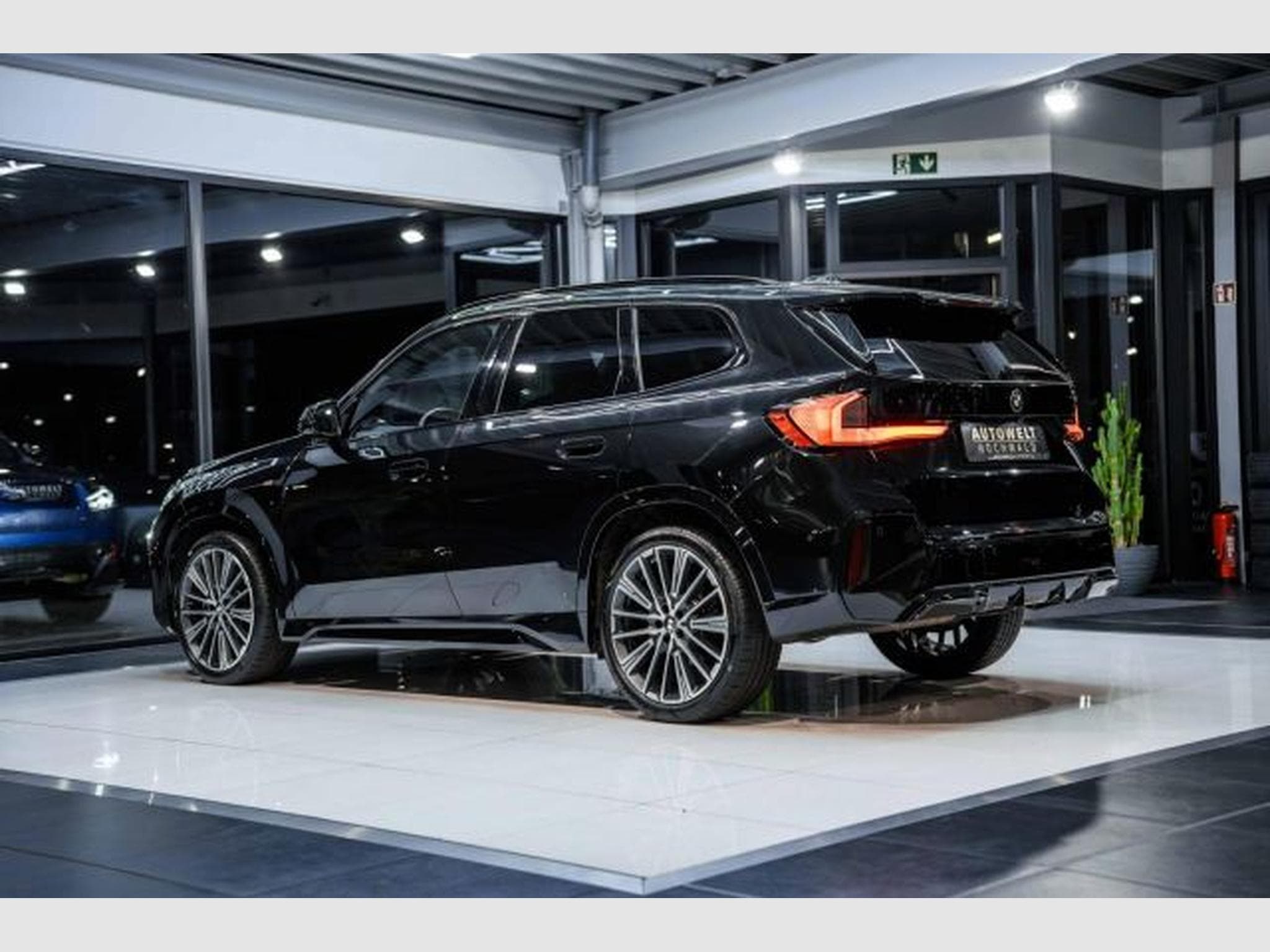 BMW X1 X1 23d xDrive M-Sportpaket NAVI LED RFK AHK HuD (2024) - Photo 12