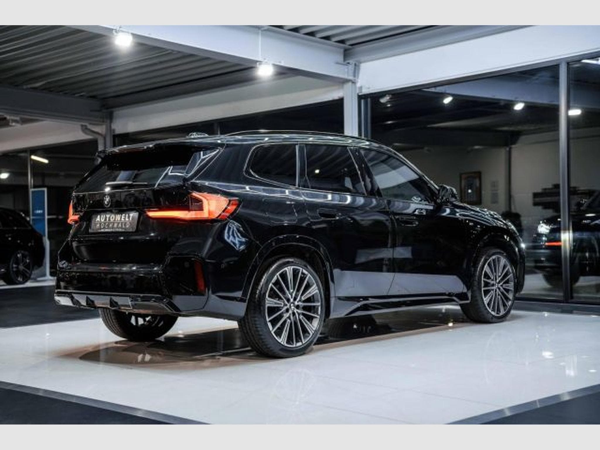 BMW X1 X1 23d xDrive M-Sportpaket NAVI LED RFK AHK HuD (2024) - Photo 15