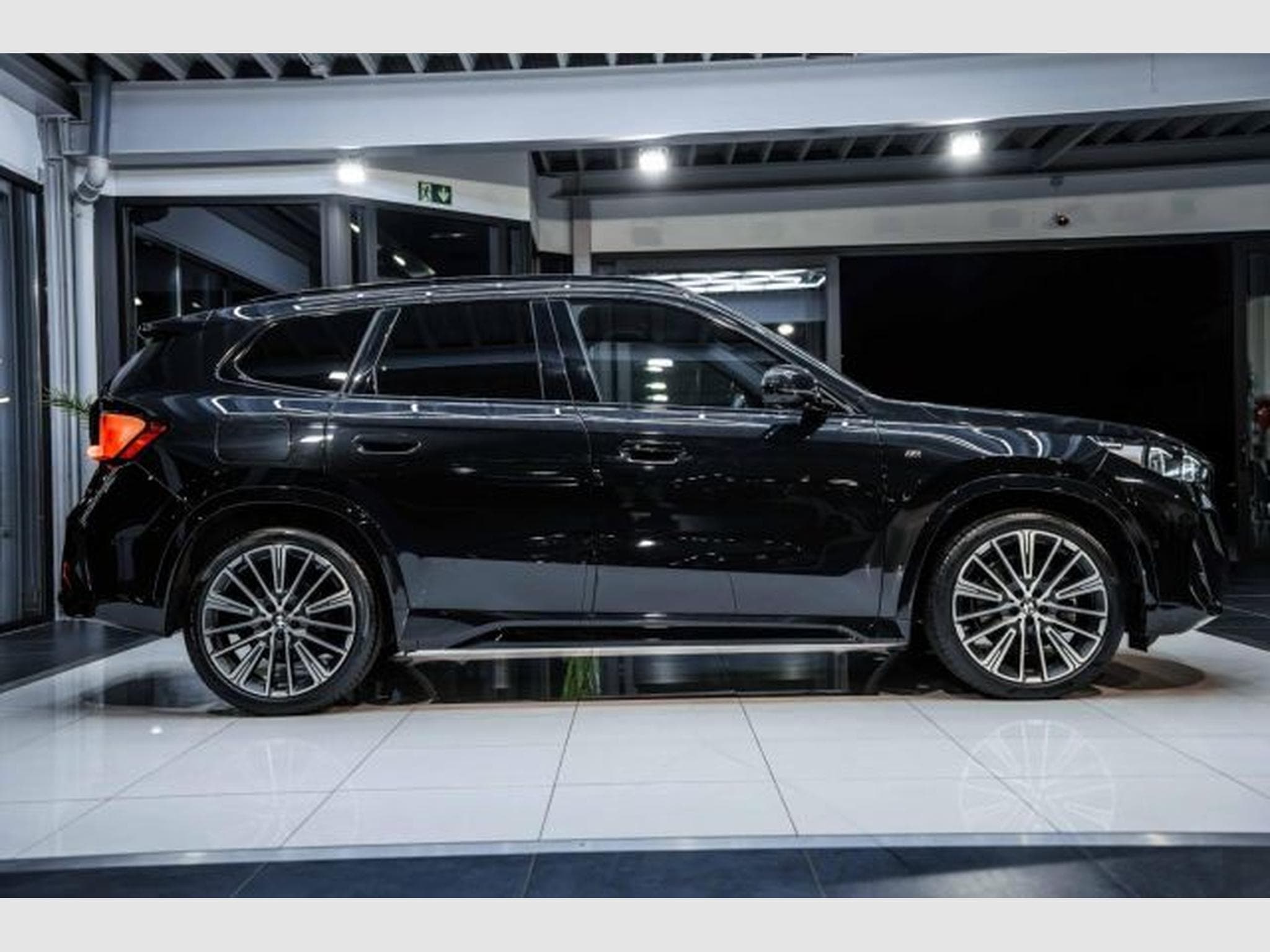 BMW X1 X1 23d xDrive M-Sportpaket NAVI LED RFK AHK HuD (2024) - Photo 7
