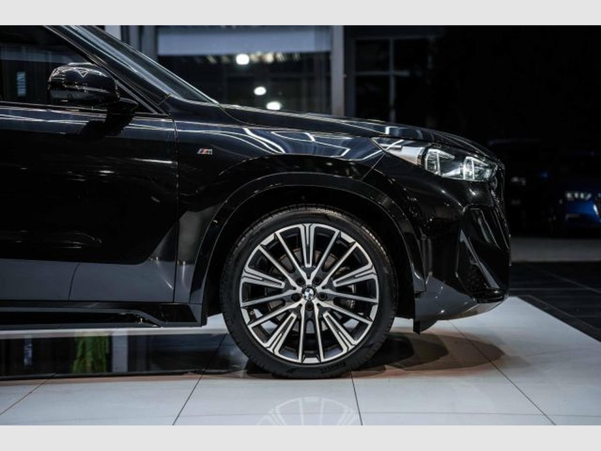 BMW X1 X1 23d xDrive M-Sportpaket NAVI LED RFK AHK HuD (2024) - Photo 9