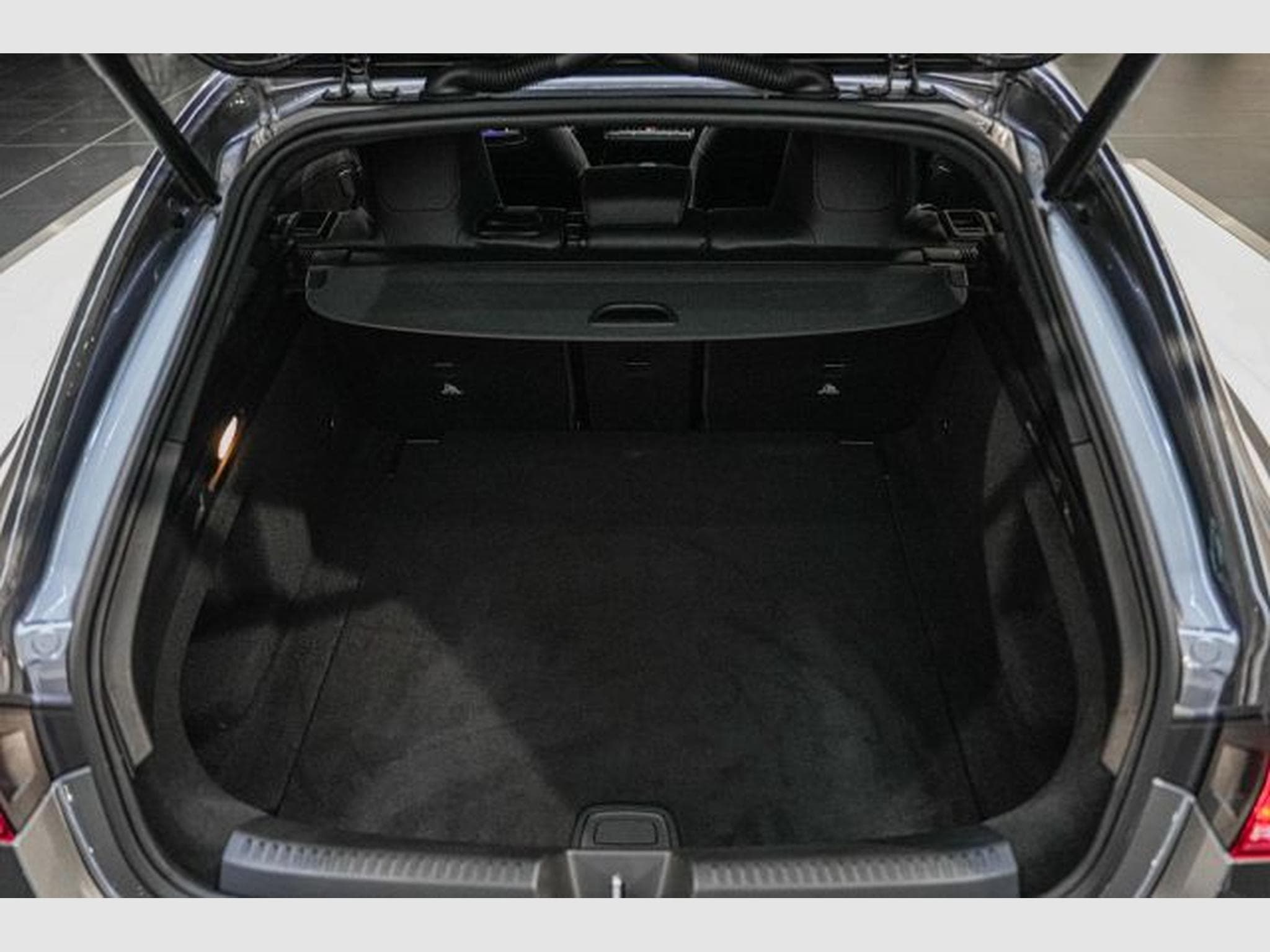 Mercedes CLA 220 CLA 220 Shooting Brake 7G AMG Line Burmest. PANO (2019) - Photo 9
