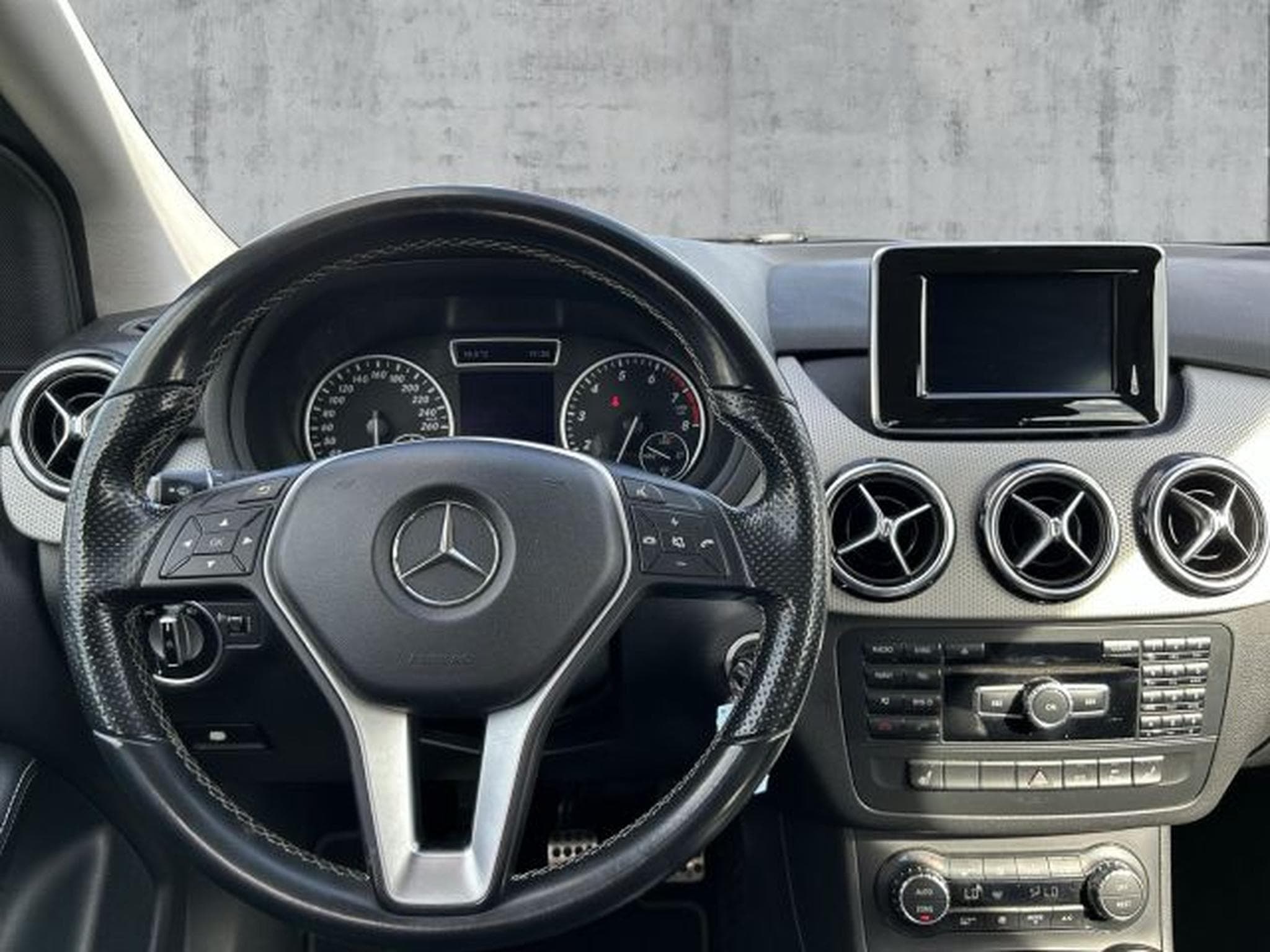 Mercedes B 200 B 200 BlueEfficiency NAVI LED Sportpaket SHZG (2014) - Photo 15