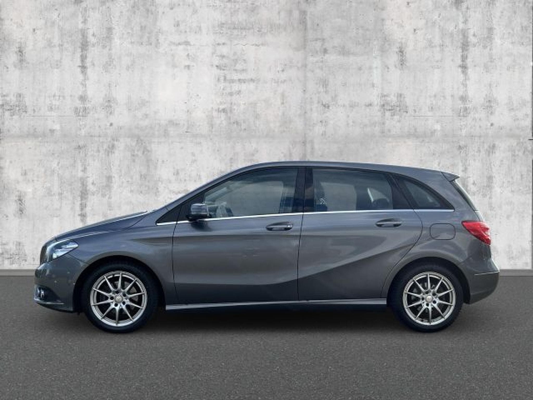 Mercedes B 200 B 200 BlueEfficiency NAVI LED Sportpaket SHZG (2014) - Photo 2