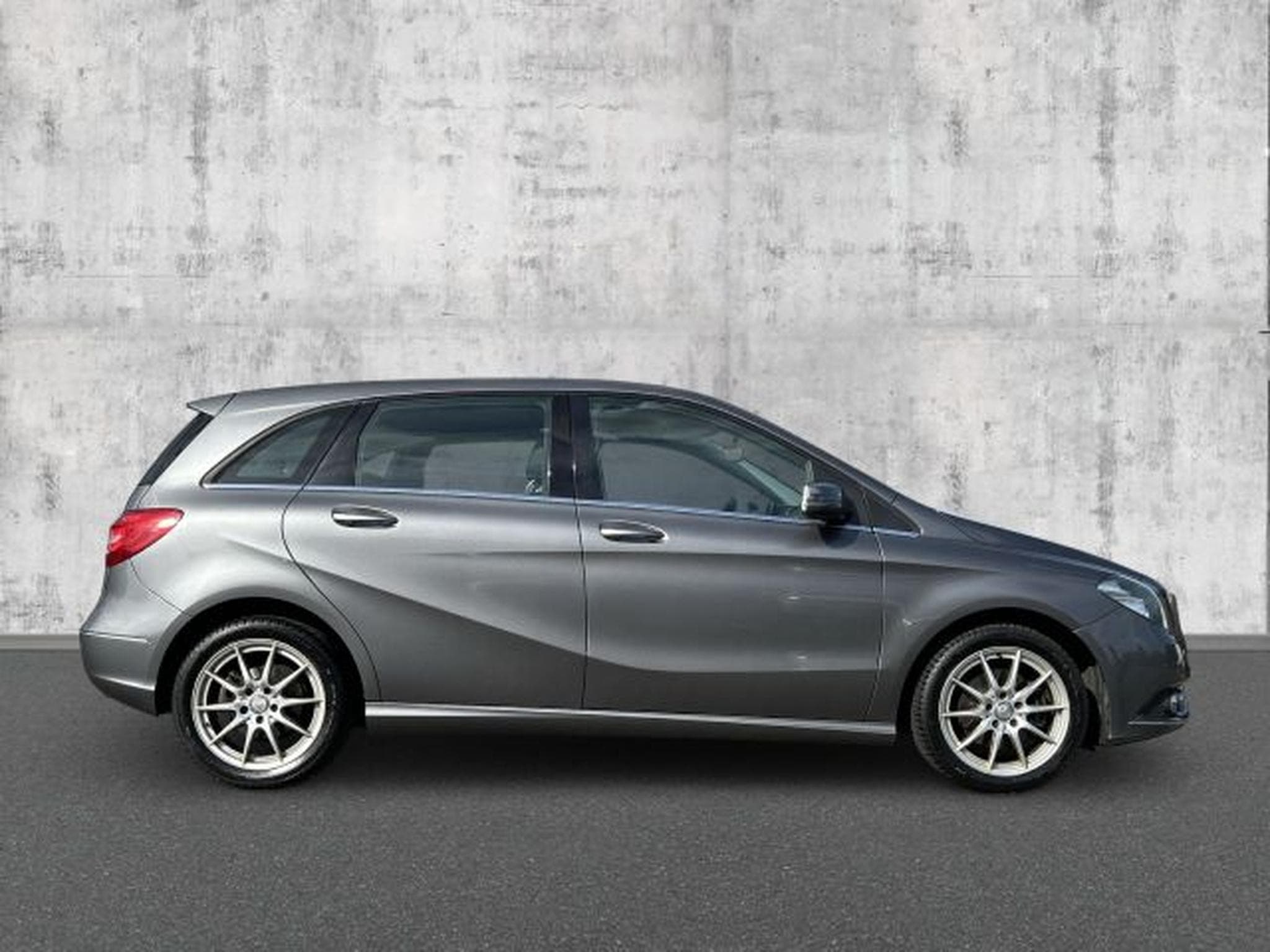 Mercedes B 200 B 200 BlueEfficiency NAVI LED Sportpaket SHZG (2014) - Photo 6