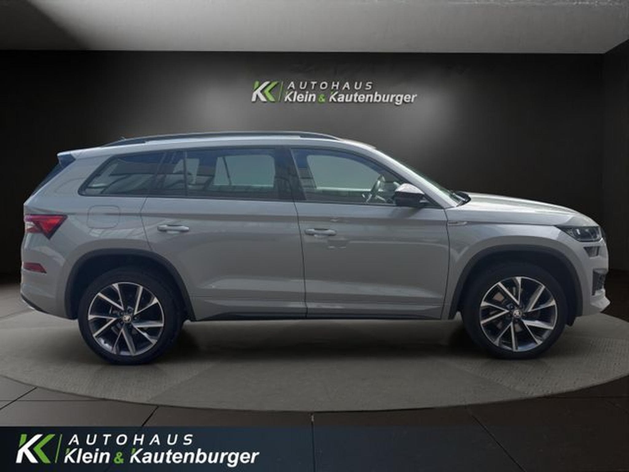 Skoda Kodiaq Kodiaq 2.0TDI Sportline 4x4+AHK+VIRTUAL+SITZBELÜ (2023) - Photo 4