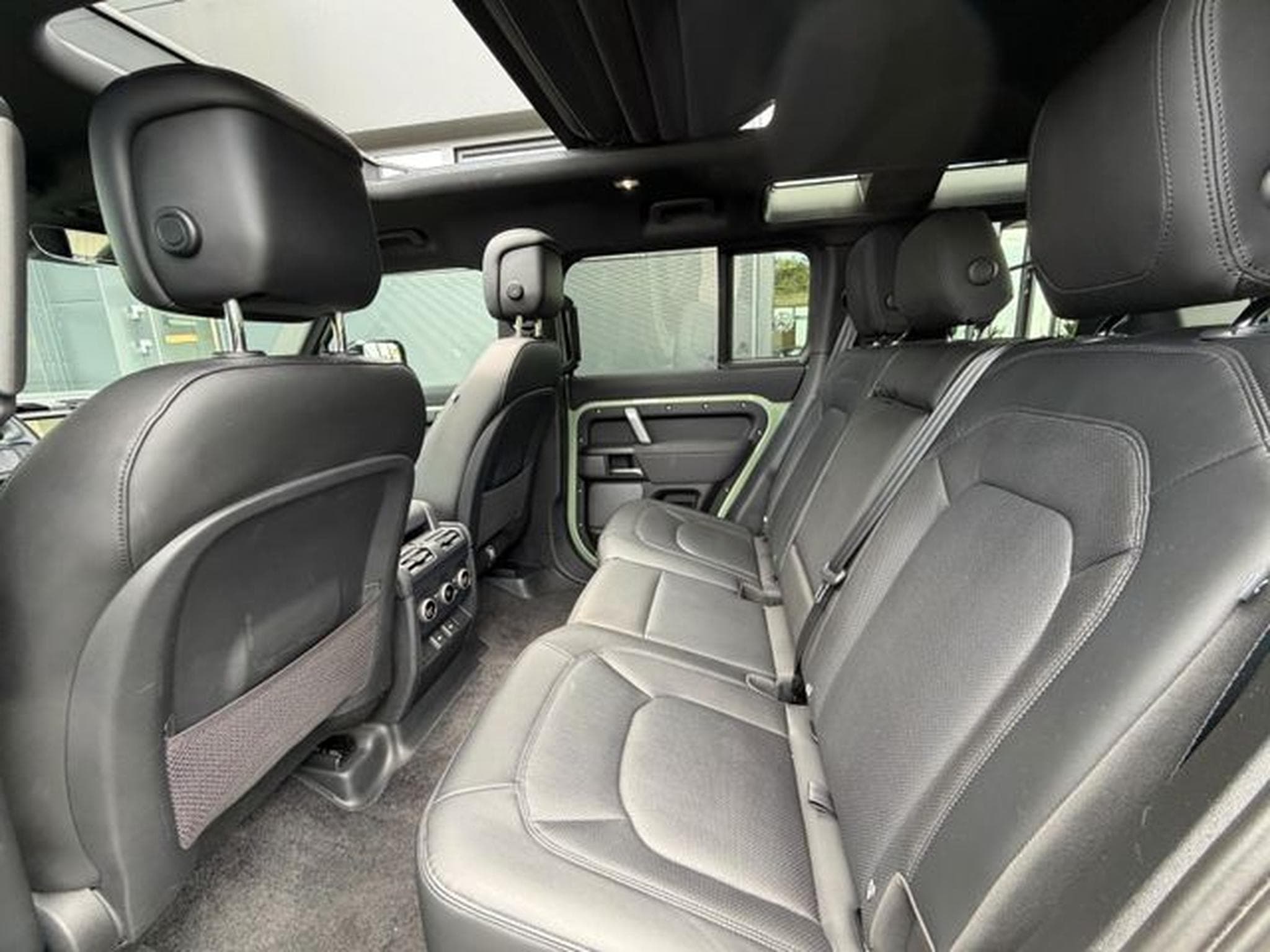 Land-Rover Defender Defender 110 75th Limited Edition AHK 360° Leder (2022) - Photo 13