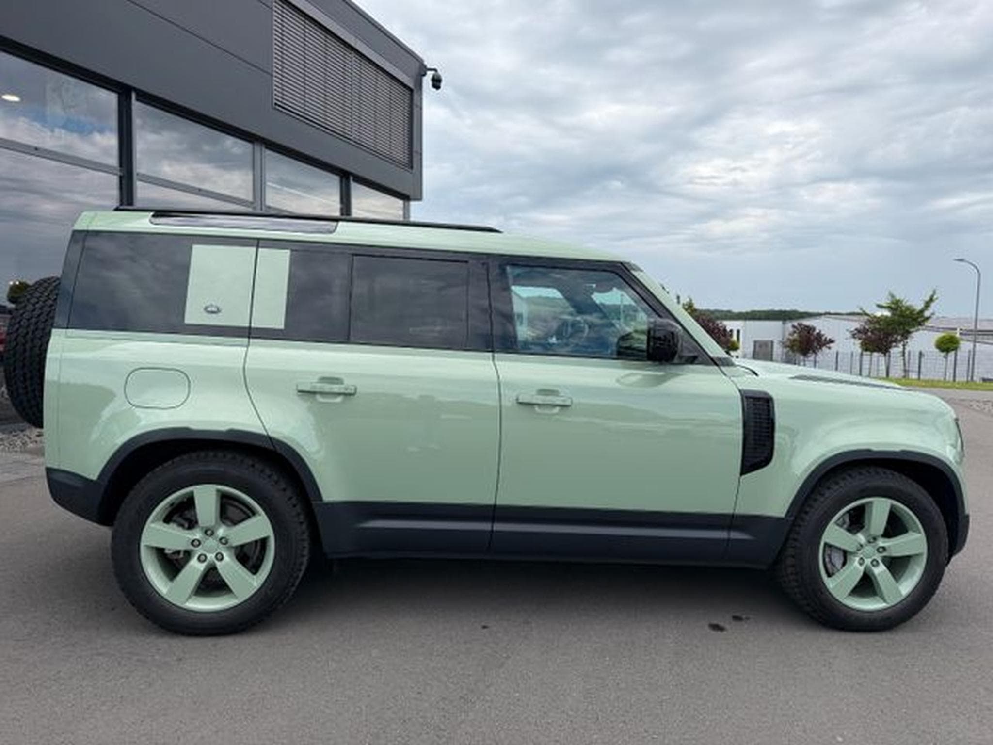 Land-Rover Defender Defender 110 75th Limited Edition AHK 360° Leder (2022) - Photo 6