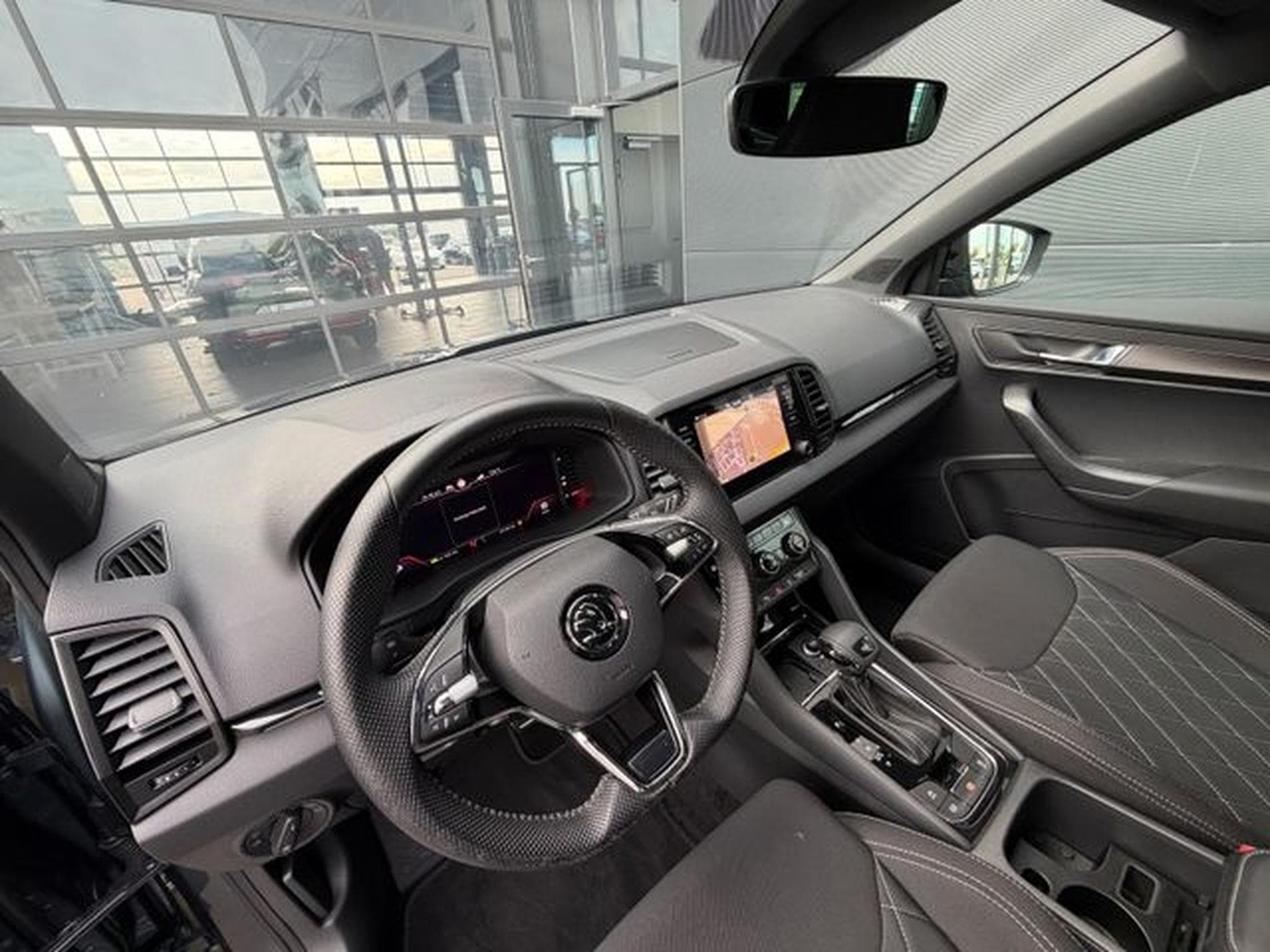 Skoda Karoq Karoq 1.5TSI DSG Sportline 19" Kam Key Virtual (2021) - Photo 11